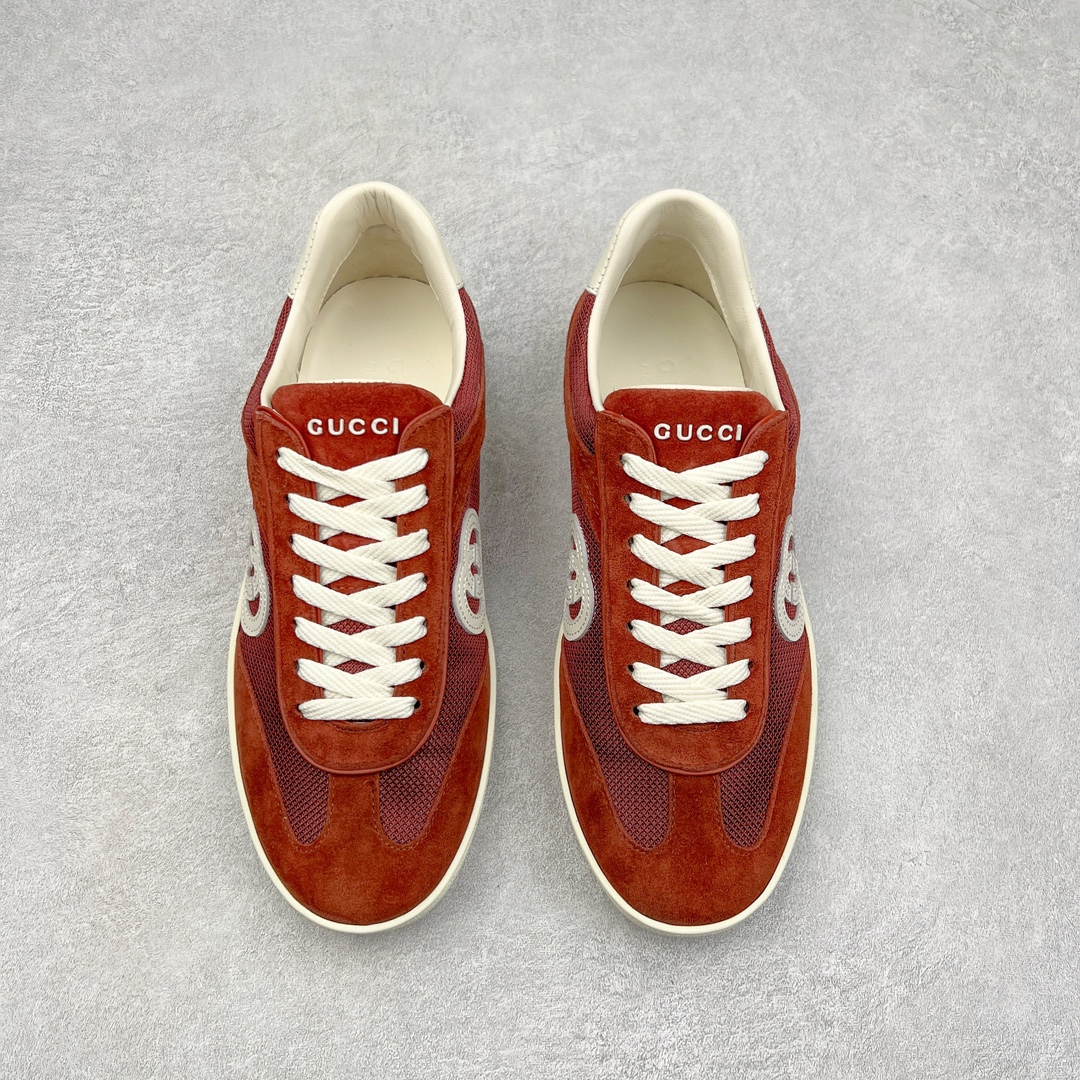 图片[2]-Gucci Lido 古驰新款复古板鞋 意大利海岸的夏日风情和海滩俱乐部汲取灵感 这款运动鞋以绒面材质匠心打造缀饰互扣式双G标识等Gucci经典符号元素 尽显别样风采 尺码：35 36 37 38 39 40 41 42 43 44 45-选品中心