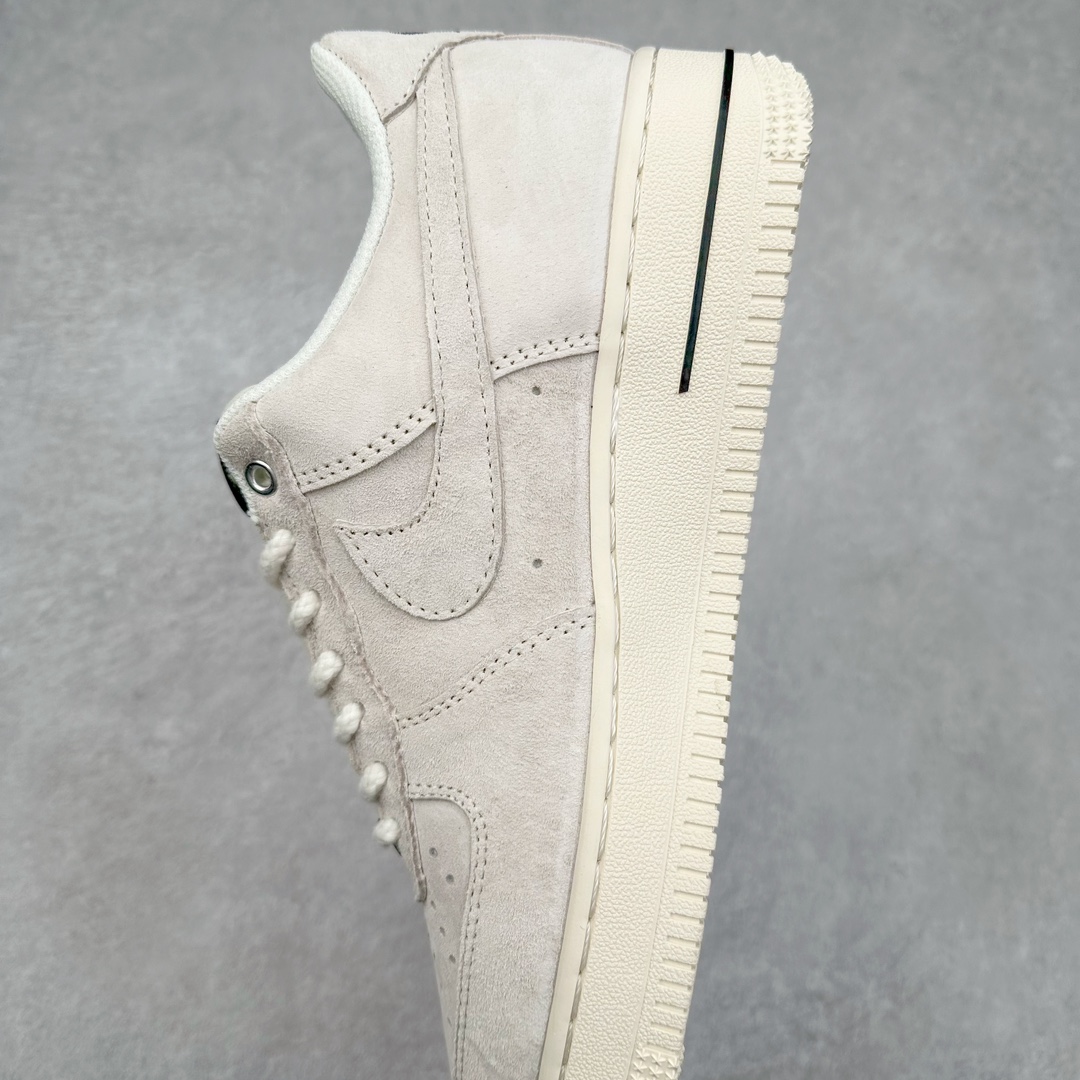 图片[7]-NK Air Force 1´07 Low 空军一号低帮百搭休闲运动板鞋 SJ6698-020 柔软、弹性十足的缓震性能和出色的中底设计 横跨复古与现代的外型结合 造就出风靡全球 三十多年的Force 1 直到今天还深受青睐 尺码：36 36.5 37.5 38 38.5 39 40 40.5 41 42 42.5 43 44 44.5 45-选品中心