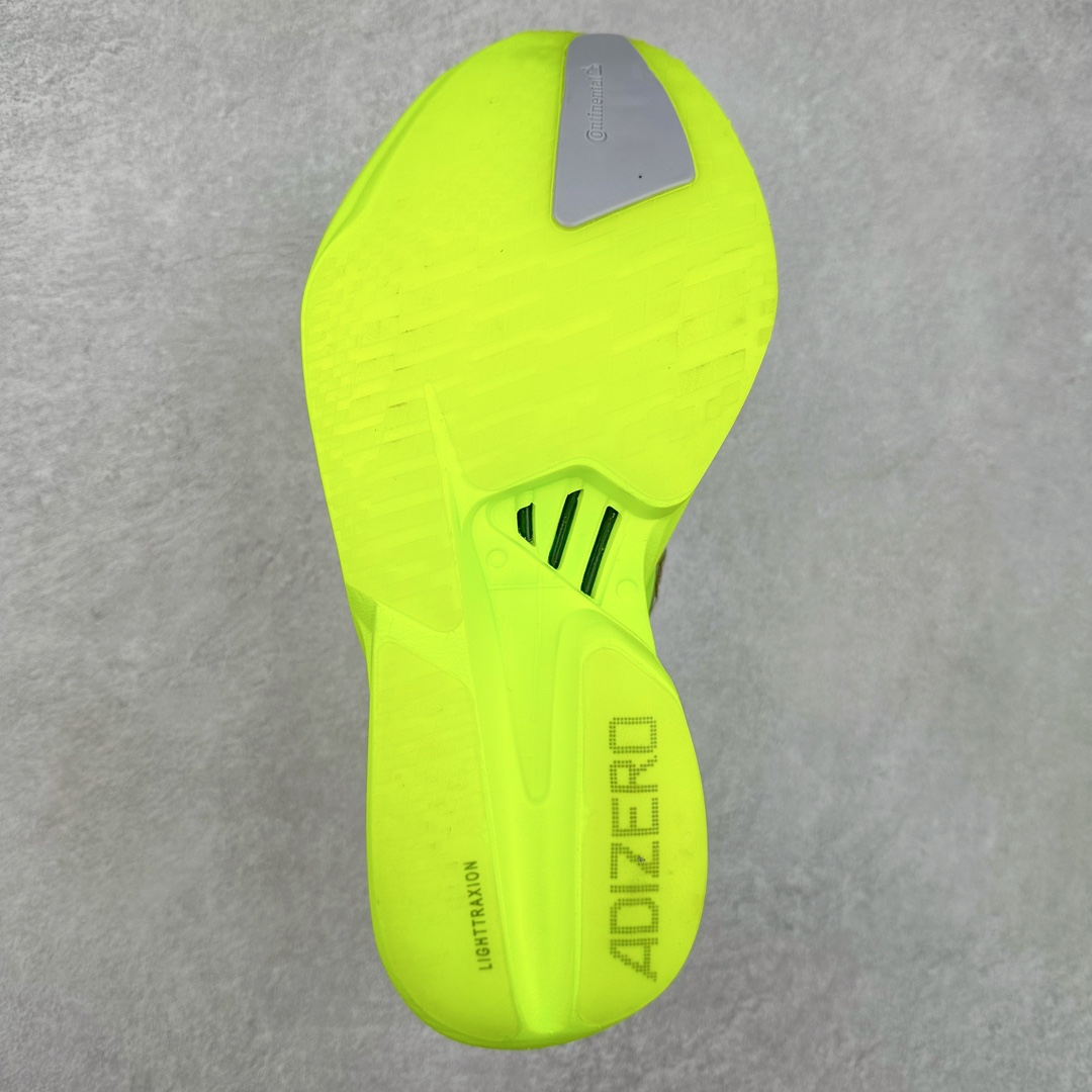 图片[9]-AD Adizero Eva SL M 零度进化版系列低帮轻便透气竞速休闲运动慢跑鞋 JR6364 相信大家对去年 adidas 横空出世的「顶级超跑」adiZero Adios Pro EVO 1 记忆犹新！不仅登顶阿迪史上最轻跑鞋宝座，更在接下来的全球马拉松赛事中，持续书写着惊人成绩，被网友戏称新一代「阿迪神鞋」全网刷屏！极简设计语言与强烈速度感和存在感的鞋侧三线，让人过目不忘，特别种草！其中定位于中长跑训练的 adidas Adizero Evo SL，整体外观造型与 adiZero Adios Pro EVO 1 非常相似。中底配置方面搭载全掌 Lightstrike Pro，鞋面采用透气网面示人，契合日常训练鞋的定位，更加耐用。外底给到了马牌橡胶，及类似上代竞速旗舰 adidas Adizero Adios Pro 3 区域分布。整体看下来无论是外观的鲜明辨识度，还是配置的扎实程度都很顶。尺码：36 36⅔ 37⅓ 38 38⅔ 39⅓ 40 40⅔ 41⅓ 42 42⅔ 43⅓ 44 45-选品中心