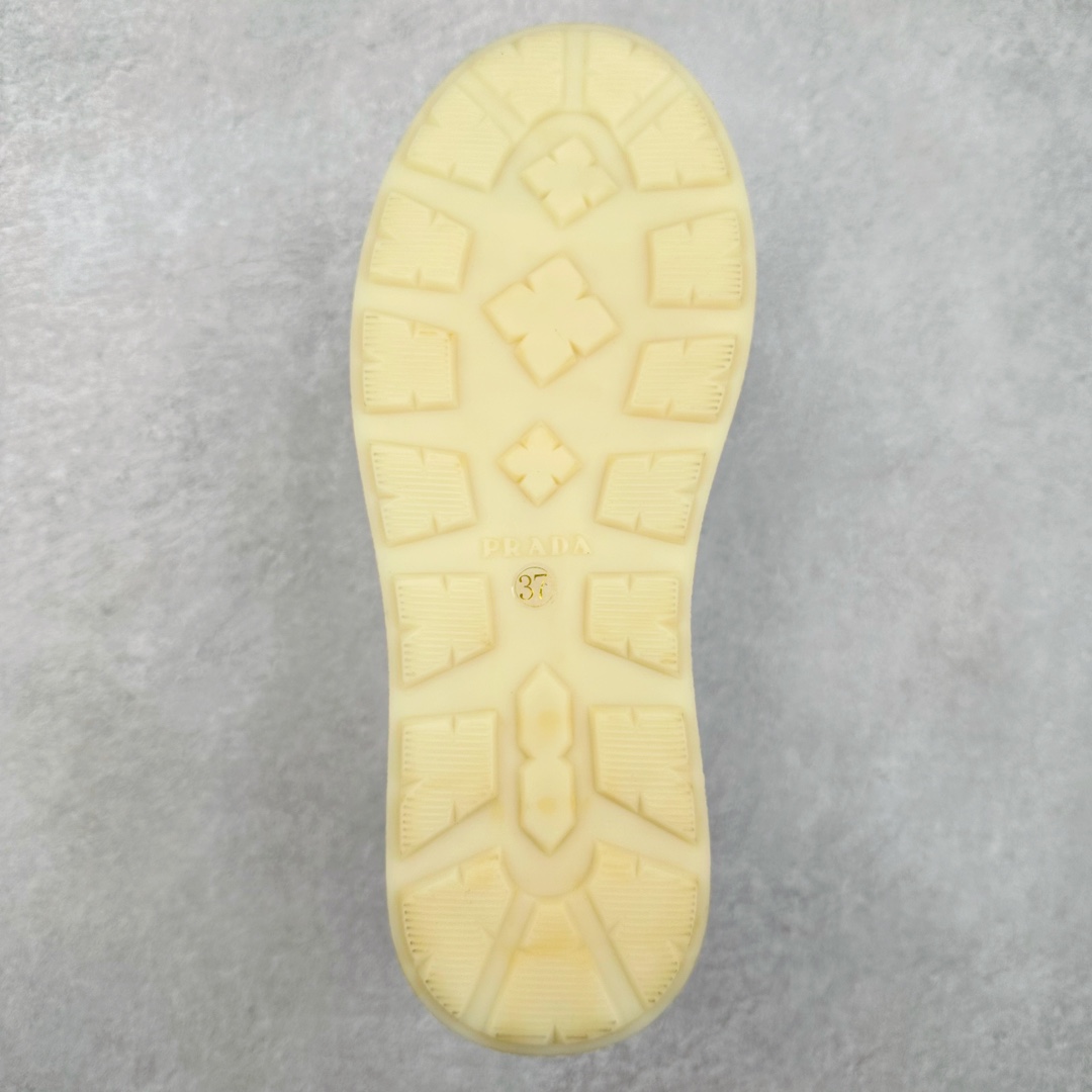 图片[9]-PRADA 普拉达24秋冬新款三角标羊毛鞋厚底靴雪地靴 材质细节可对比原版 市面普通版本区分 鞋面：双色擦色牛绒真 内里：羊羔毛 大底：原版大底 尺码：35 36 37 38 39-选品中心