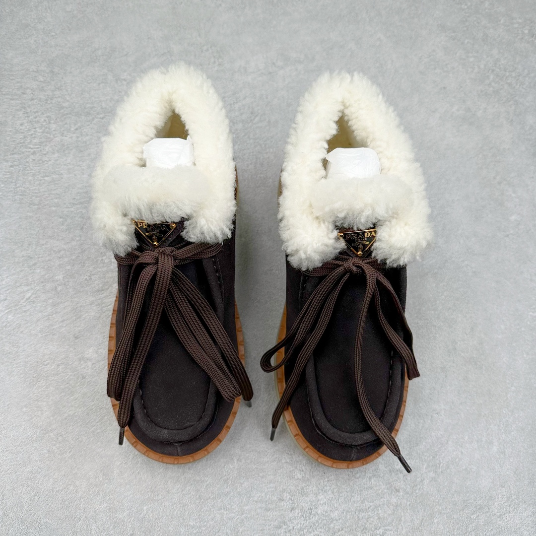 图片[2]-PRADA 普拉达24秋冬新款三角标羊毛鞋厚底靴雪地靴 材质细节可对比原版 市面普通版本区分 鞋面：双色擦色牛绒真 内里：羊羔毛 大底：原版大底 尺码：35 36 37 38 39-选品中心