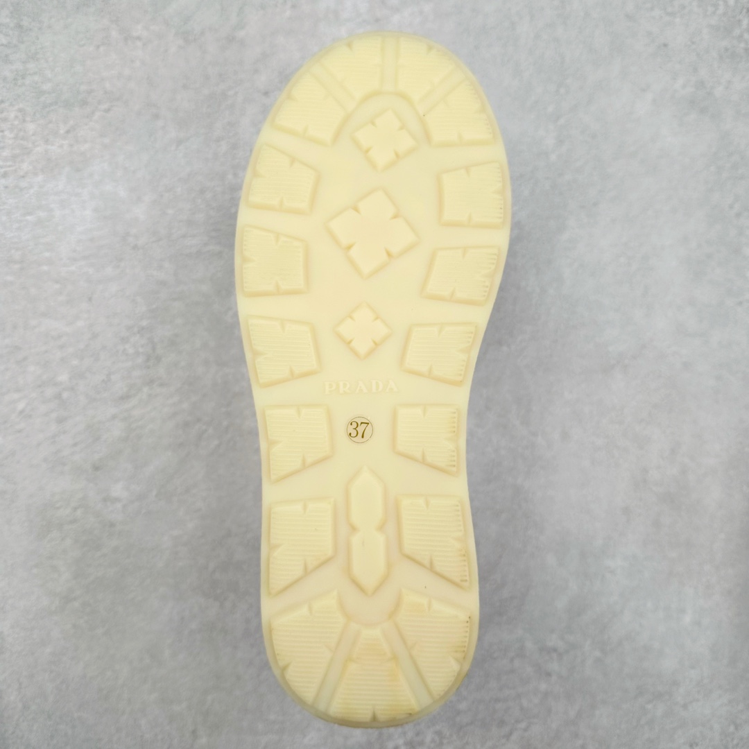 图片[9]-PRADA 普拉达24秋冬新款三角标羊毛鞋厚底靴雪地靴 材质细节可对比原版 市面普通版本区分 鞋面：双色擦色牛绒真 内里：羊羔毛 大底：原版大底 尺码：35 36 37 38 39-选品中心