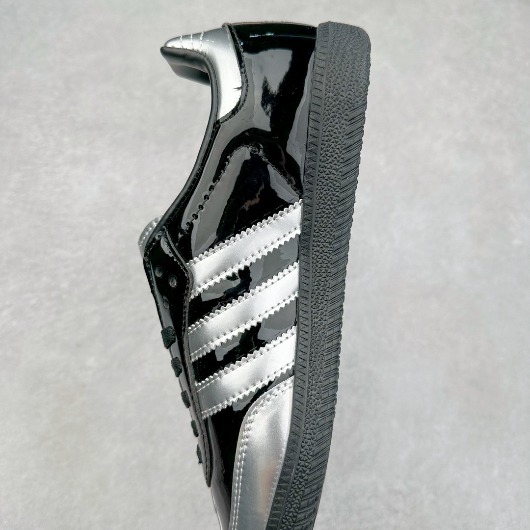 图片[7]-AD Original Samba OG 复古经典轻便板鞋 IH3364 这款桑巴鞋展示了高质量的工艺 带有装饰的超锁缝制和无缝的手感 柔软、柔软的皮革造型和标志性的3条纹完成了精致的外观 正规合身鞋带 鞋面上有绒面鞋垫 橡胶鞋底 享受正畸套筒软感 自50年代首次亮相以来就一直在赢得粉丝的青睐 尺码：36 36.5 37.5 38 38.5 39 40 40.5 41 42 42.5 43 44 44.5 45-选品中心