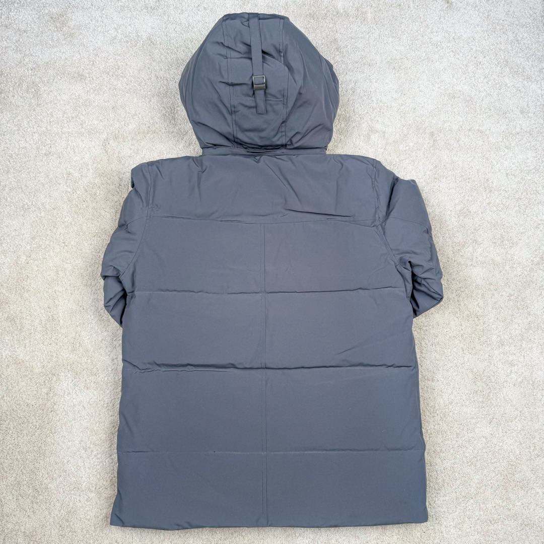 图片[3]-＃暖冬福利 Canada Goose Wyndham系列 加拿大鹅FW21经典派克大衣羽绒服（21款）男女同款 ➖ 正品同步防伪芯片感应！ ➖ 进口21支涤棉混纺原厂面料【去年的16支/18支硬布料已全面淘汰，今年全部采用21支正品同步面料，软中带挺手感细腻更有质感】，正品同步Feather-Light 10D防水涂层面料，由84.5的聚酯纤维和15.5的棉制成，100%全网最好手感！ ➖ 正品官网同步国标80白鸭绒，可查官网客服，绝不吹虚90绒或鹅绒等一系列误导！ ➖ 采用尼龙nylon最好里布双重双层封禁设计，防绒7号针＋格充羽绒成衣，100%不会出现所谓的跑绒！ ➖ 袖口采用加厚无缝螺纹设计，领口及口袋内里采用顶级摇粒绒保暖又舒适！ ➖ 吉田YKK客供原厂定制电镀拉头，YKK双向可锁定拉链，紧实顺滑不掉漆！ ➖ 3M复合保证原版一样魔术贴，经久耐用，辅料五金全部原版定做！ ➖ 进口百灵达绣花机定制万针绣花标，98%复刻还原原标，可官网查询对比！ ⛔不诋毁，不浮夸，因为专注，所以专业！ 黑色XS×20 灰色XS×20 XL×20 白色XS×16 Sx10 Mx28 Lx35 XLx8 XXLx20-选品中心