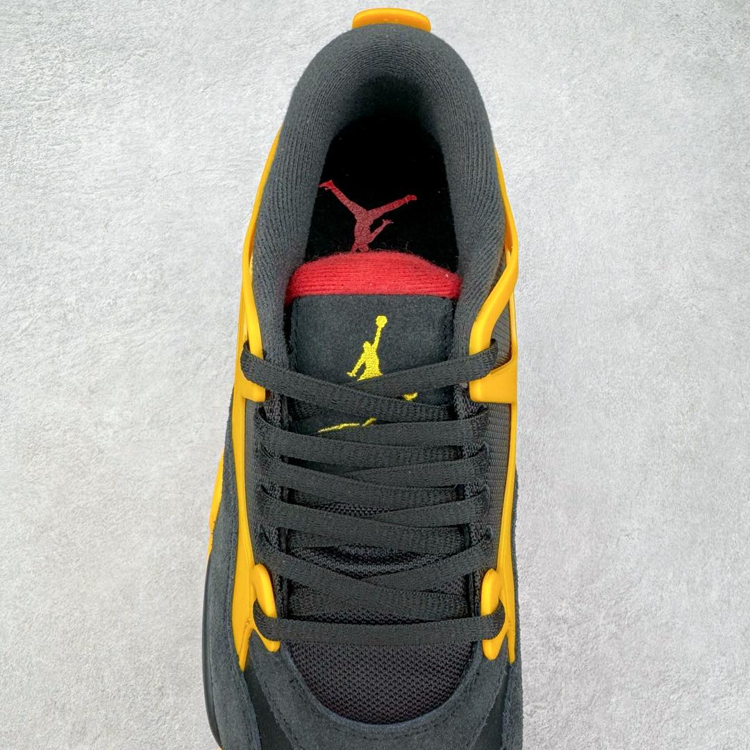 图片[5]-＃KZ纯原 Air Jordan AJ4 RM 重制版低帮复古篮球鞋 黑黄 FQ7939-007 亲自操刀耗时半年巨作 全套原纸板楦头开发 确保原汁原味 完美呈现版型 一比一鞋头弧度高度鞋身弧度 原厂TPU 正确内里网布 菱角分明不变形无多余毛边 柔软性质感一致于原鞋 原厂织唛标 原厂飞人电绣工艺 尾指中部跳三针 独家绑鞋带手法 印刷中底布 四线拉帮 米色美纹纸贴合固定 进口港宝加持 后跟自然饱满 全鞋荧光划线卡点 追求极致完美 每一双都是工艺品 多重QC质检 超越公司货的品控标准 实实在在的免检产品 采用了低帮的设计 并保留了众多AJ4的经典元素 鞋身以皮革、麂皮材质拼接打造 AJ4经典的TPU材质延伸至后跟 增强鞋款稳定性 而鞋身侧面的网格设计则被取消 尾部的NIKE AIR标志也得到保留 并同时带有飞人logo 中底部分同样搭载了可视AIR气垫 鞋底采用米白色中底和外底呈现 为整个设计收尾 尺码：36 36.5 37.5 38 38.5 39 40 40.5 41 42 42.5 43 44 44.5 45 46 47.5-选品中心