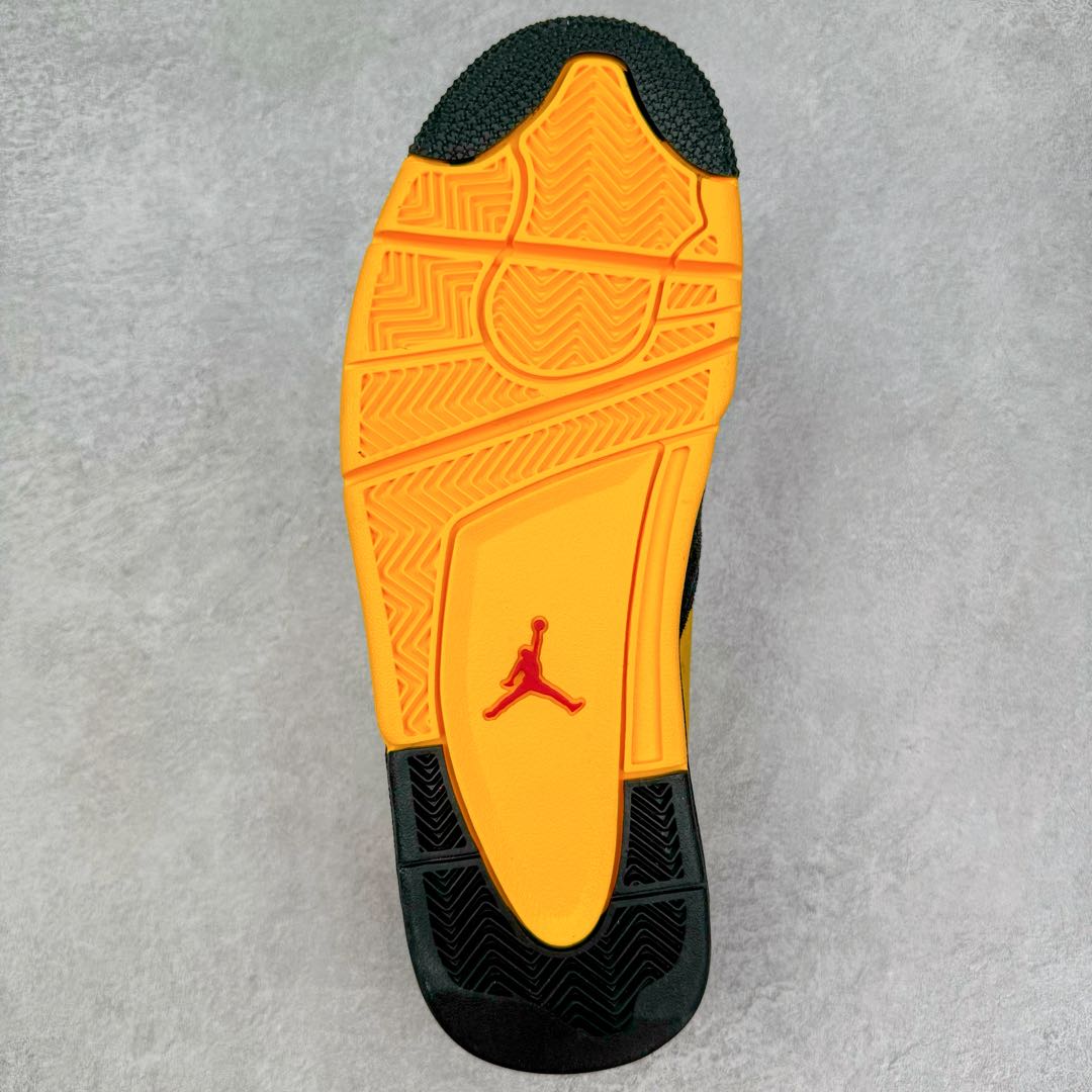 图片[9]-＃KZ纯原 Air Jordan AJ4 RM 重制版低帮复古篮球鞋 黑黄 FQ7939-007 亲自操刀耗时半年巨作 全套原纸板楦头开发 确保原汁原味 完美呈现版型 一比一鞋头弧度高度鞋身弧度 原厂TPU 正确内里网布 菱角分明不变形无多余毛边 柔软性质感一致于原鞋 原厂织唛标 原厂飞人电绣工艺 尾指中部跳三针 独家绑鞋带手法 印刷中底布 四线拉帮 米色美纹纸贴合固定 进口港宝加持 后跟自然饱满 全鞋荧光划线卡点 追求极致完美 每一双都是工艺品 多重QC质检 超越公司货的品控标准 实实在在的免检产品 采用了低帮的设计 并保留了众多AJ4的经典元素 鞋身以皮革、麂皮材质拼接打造 AJ4经典的TPU材质延伸至后跟 增强鞋款稳定性 而鞋身侧面的网格设计则被取消 尾部的NIKE AIR标志也得到保留 并同时带有飞人logo 中底部分同样搭载了可视AIR气垫 鞋底采用米白色中底和外底呈现 为整个设计收尾 尺码：36 36.5 37.5 38 38.5 39 40 40.5 41 42 42.5 43 44 44.5 45 46 47.5-选品中心