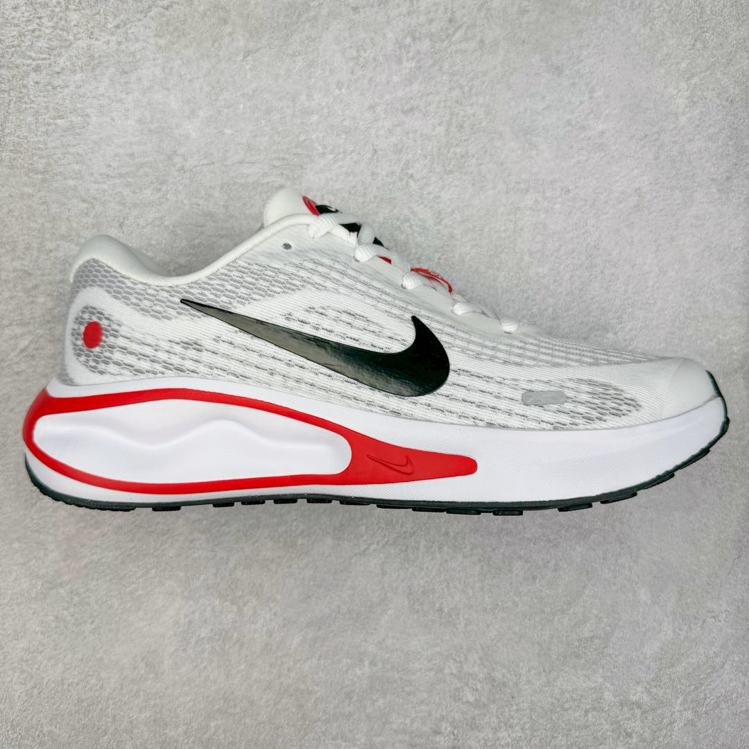 ＃ZX纯原 NK Journey Run 旅程慢跑系列低帮轻质缓震休闲运动公路跑步鞋 采用科技织法轻盈织物合成鞋面材质 搭载柔软厚实ComfiRide 泡绵缓震组合外置防滑耐磨橡胶底片 穿上 Journey Run 公路跑步鞋 尽情畅跑 享受每一步的风景 搭载柔软厚实的 ComfiRide 泡绵缓震配置 助你征服充满挑战的路面 大步流星 微笑前行 该鞋款舒适非凡 让你爱不释脚 尺码：35.5 36 36.5 37.5 38 38.5 39 40 40.5 41 42 42.5 43 44 44.5 45-选品中心