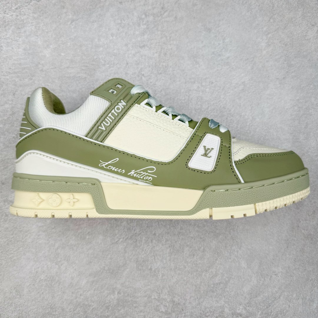 ＃FS顶级特价 Louis Vuitton Trainer lv时装走秀运动鞋 实力大厂出品 平台专供 成熟的做工稳定的品控 完美鞋型超高的清洁度 零毛边线头瑕疵 全套原楦原纸版原鞋开模 全网最具灵魂的版型 正确原装黄色鞋盒 正确中底印花 鞋面印花3D高频深度立体 全鞋电脑针车 紧密相连 针距密度一致 环保乳胶注塑鞋垫 厚度脚感还原原版 皮面裁剪部位 统一油边封口工艺 原装橡胶大底含胶量大底组合零偏差 专柜全套包装 防尘袋 说明书 质保卡 男女鞋 尺码：35 36 37 38 39 40 41 42 43 44 45-选品中心
