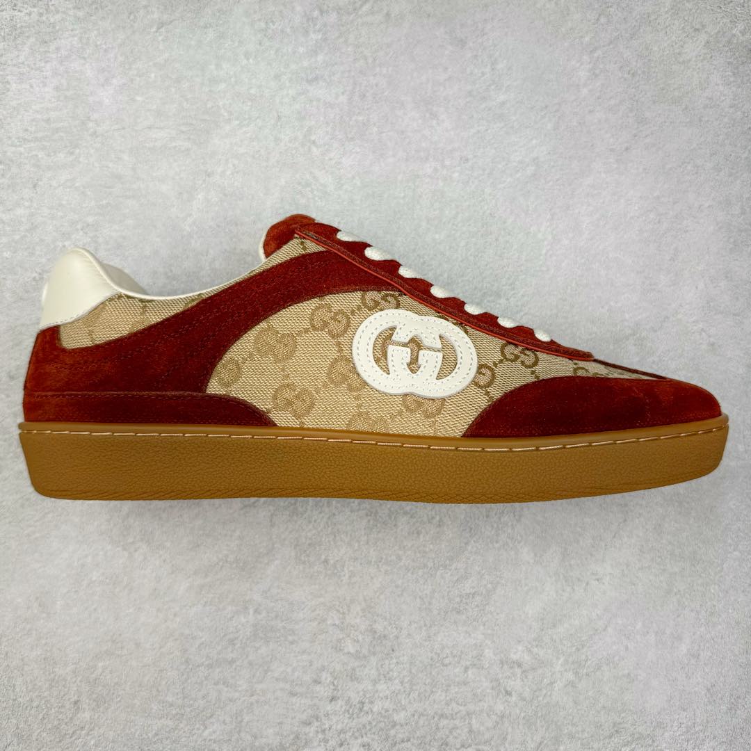 Gucci Lido 古驰新款复古板鞋 意大利海岸的夏日风情和海滩俱乐部汲取灵感 这款运动鞋以绒面材质匠心打造缀饰互扣式双G标识等Gucci经典符号元素 尽显别样风采 尺码：35 36 37 38 39 40 41 42 43 44 45-选品中心