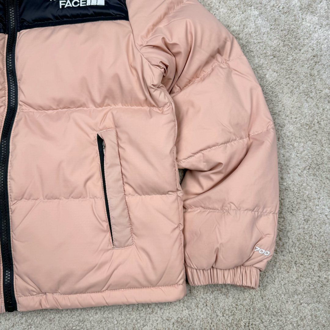 图片[6]-＃暖冬福利 The North Face 北面童装轻薄羽绒服 潮孩必备 比大鹅童装更时尚 极高性价比的一款童装羽绒服 羽绒采用国标50绒 继承了成人版的御寒性与耐久性设计 让您的小小探险家也能体验到良好的保暖性能 轻薄设计让您的孩子不用再被厚重的羽绒服压的透不过气来 尺码：110 120 130 140 150 160-选品中心