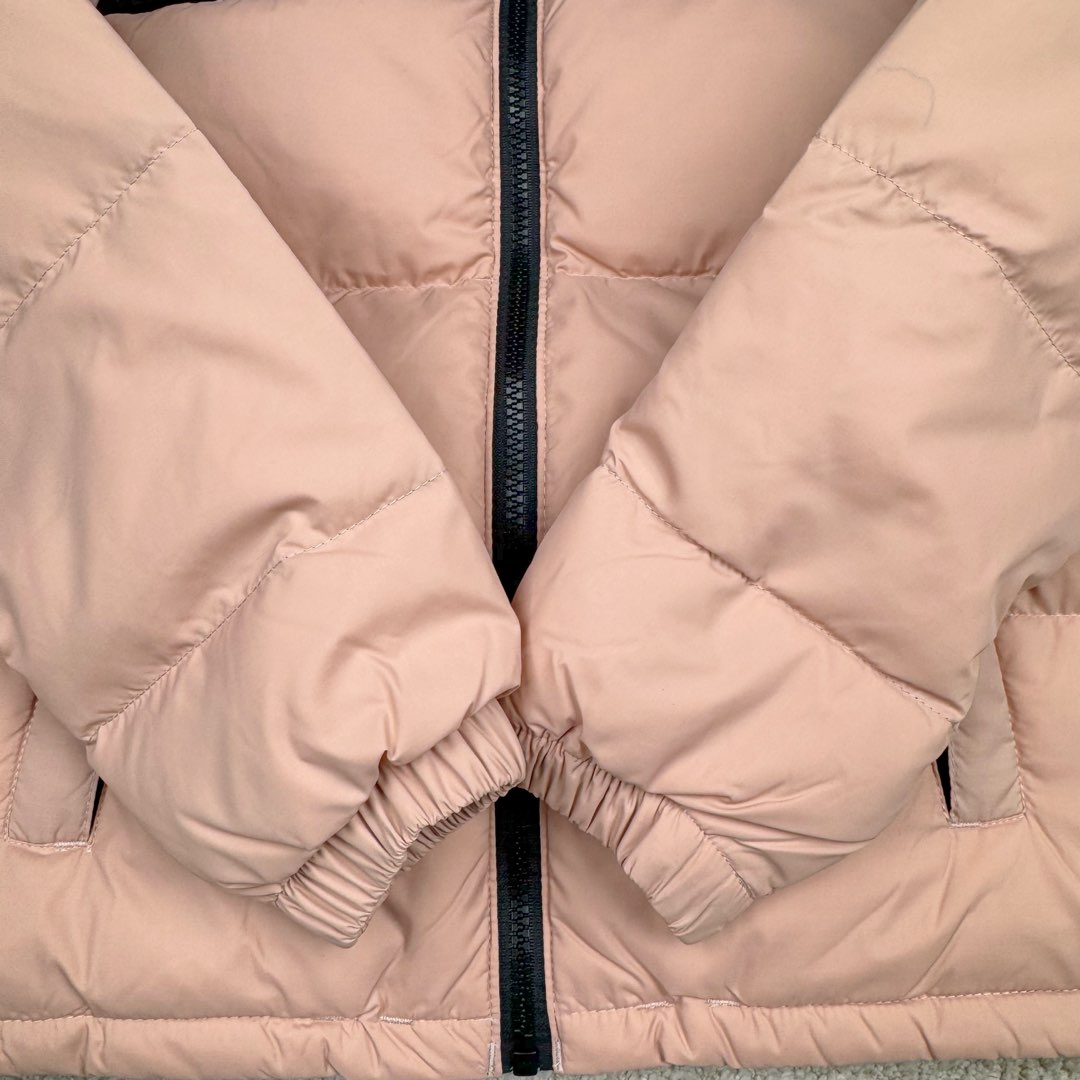 图片[8]-＃暖冬福利 The North Face 北面童装轻薄羽绒服 潮孩必备 比大鹅童装更时尚 极高性价比的一款童装羽绒服 羽绒采用国标50绒 继承了成人版的御寒性与耐久性设计 让您的小小探险家也能体验到良好的保暖性能 轻薄设计让您的孩子不用再被厚重的羽绒服压的透不过气来 尺码：110 120 130 140 150 160-选品中心