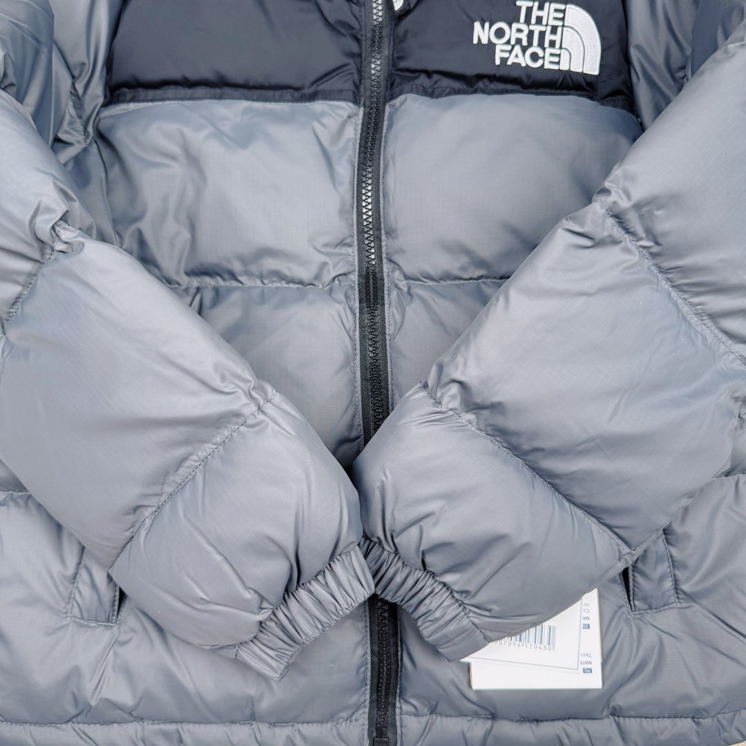 图片[8]-＃暖冬福利 The North Face 北面童装轻薄羽绒服 潮孩必备 比大鹅童装更时尚 极高性价比的一款童装羽绒服 羽绒采用国标50绒 继承了成人版的御寒性与耐久性设计 让您的小小探险家也能体验到良好的保暖性能 轻薄设计让您的孩子不用再被厚重的羽绒服压的透不过气来 尺码：110 120 130 140 150 160-选品中心