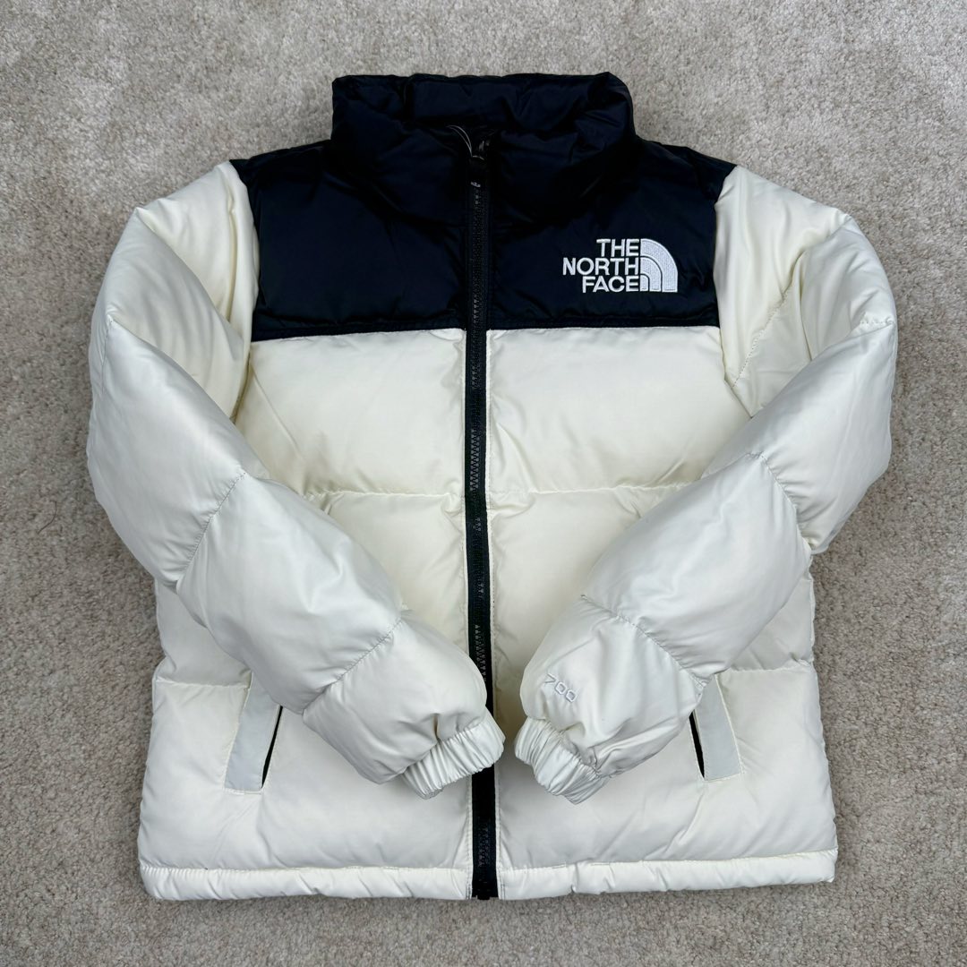 图片[2]-＃暖冬福利 The North Face 北面童装轻薄羽绒服 潮孩必备 比大鹅童装更时尚 极高性价比的一款童装羽绒服 羽绒采用国标50绒 继承了成人版的御寒性与耐久性设计 让您的小小探险家也能体验到良好的保暖性能 轻薄设计让您的孩子不用再被厚重的羽绒服压的透不过气来 尺码：110 120 130 140 150 160-选品中心