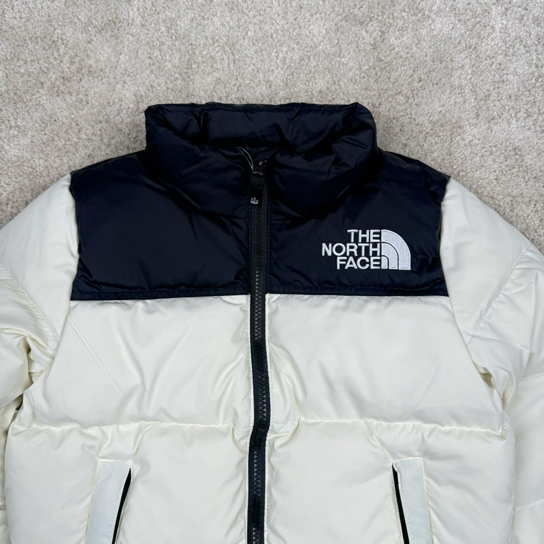 图片[4]-＃暖冬福利 The North Face 北面童装轻薄羽绒服 潮孩必备 比大鹅童装更时尚 极高性价比的一款童装羽绒服 羽绒采用国标50绒 继承了成人版的御寒性与耐久性设计 让您的小小探险家也能体验到良好的保暖性能 轻薄设计让您的孩子不用再被厚重的羽绒服压的透不过气来 尺码：110 120 130 140 150 160-选品中心