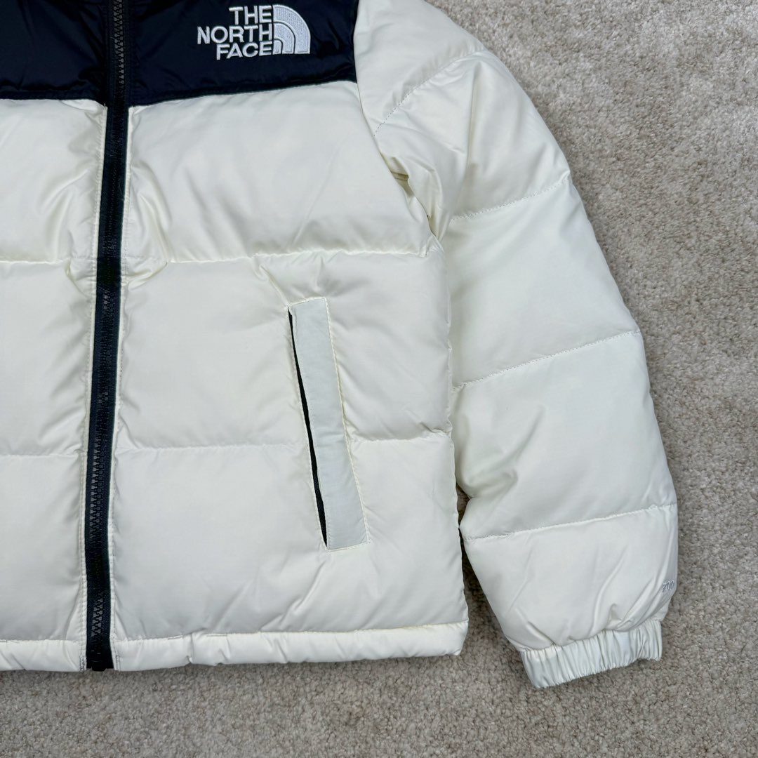 图片[6]-＃暖冬福利 The North Face 北面童装轻薄羽绒服 潮孩必备 比大鹅童装更时尚 极高性价比的一款童装羽绒服 羽绒采用国标50绒 继承了成人版的御寒性与耐久性设计 让您的小小探险家也能体验到良好的保暖性能 轻薄设计让您的孩子不用再被厚重的羽绒服压的透不过气来 尺码：110 120 130 140 150 160-选品中心