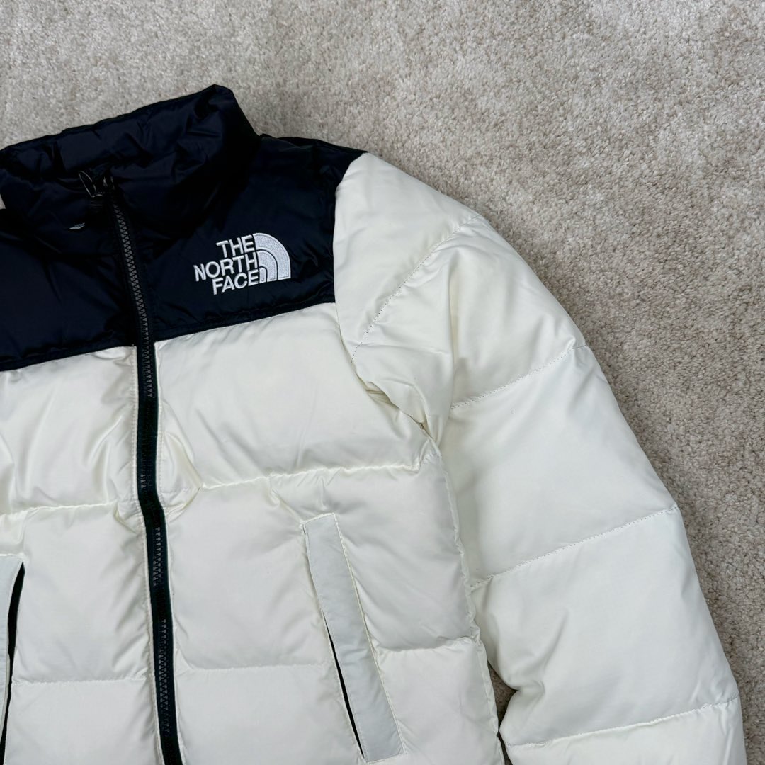 图片[9]-＃暖冬福利 The North Face 北面童装轻薄羽绒服 潮孩必备 比大鹅童装更时尚 极高性价比的一款童装羽绒服 羽绒采用国标50绒 继承了成人版的御寒性与耐久性设计 让您的小小探险家也能体验到良好的保暖性能 轻薄设计让您的孩子不用再被厚重的羽绒服压的透不过气来 尺码：110 120 130 140 150 160-选品中心
