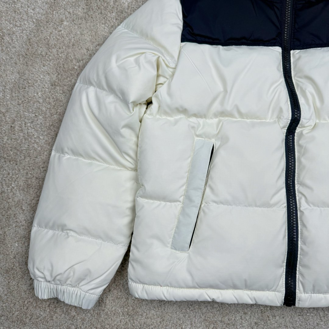 图片[5]-＃暖冬福利 The North Face 北面童装轻薄羽绒服 潮孩必备 比大鹅童装更时尚 极高性价比的一款童装羽绒服 羽绒采用国标50绒 继承了成人版的御寒性与耐久性设计 让您的小小探险家也能体验到良好的保暖性能 轻薄设计让您的孩子不用再被厚重的羽绒服压的透不过气来 尺码：110 120 130 140 150 160-选品中心