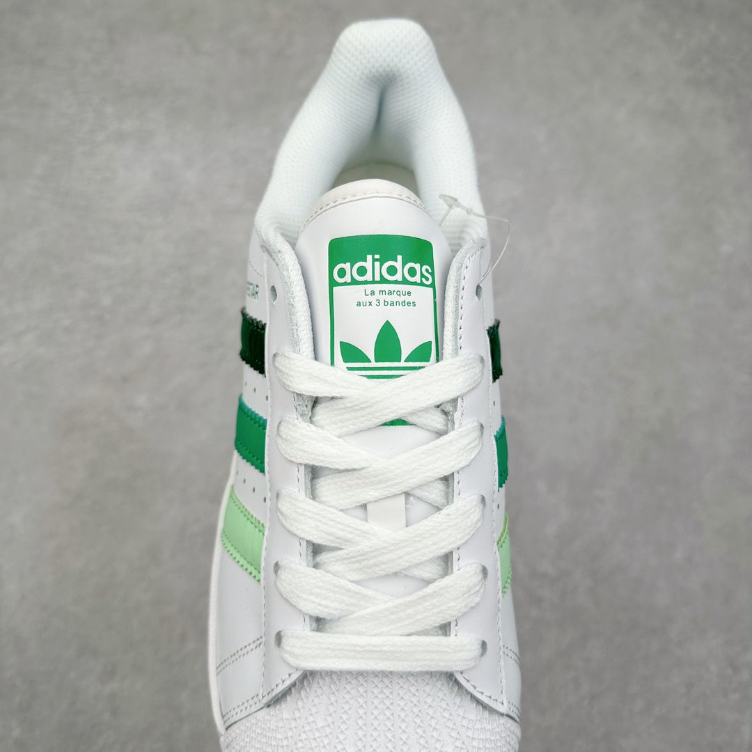 图片[5]-＃特价福利 AD Originals Superstar 经典复古贝壳头厚底板鞋 IE9121 诞生于1969年 是第一双将全皮面鞋 身与橡胶鞋头结合在一起的低帮篮球鞋 Superstar最开始 是作为高帮篮球鞋Pro Model的低帮版本而出现的 但因为其独特和醒目的橡胶鞋头造型而让大家熟知 被大家形象地称为\\\”shelltoe\\\”贝壳头 在70年代的美国职业篮球场上 接近3/4的NBA球员都将这双Superstar作为场上用鞋 80年代之后 经过不断的改良和发展 Superstar逐渐成为横跨时装、音乐、街头文化、休闲和运动等各大领域的时尚潮鞋 尺码：35.5 36 36.5 37 38 38.5 39 40 40.5 41 42 42.5 43 44 44.5 45-选品中心