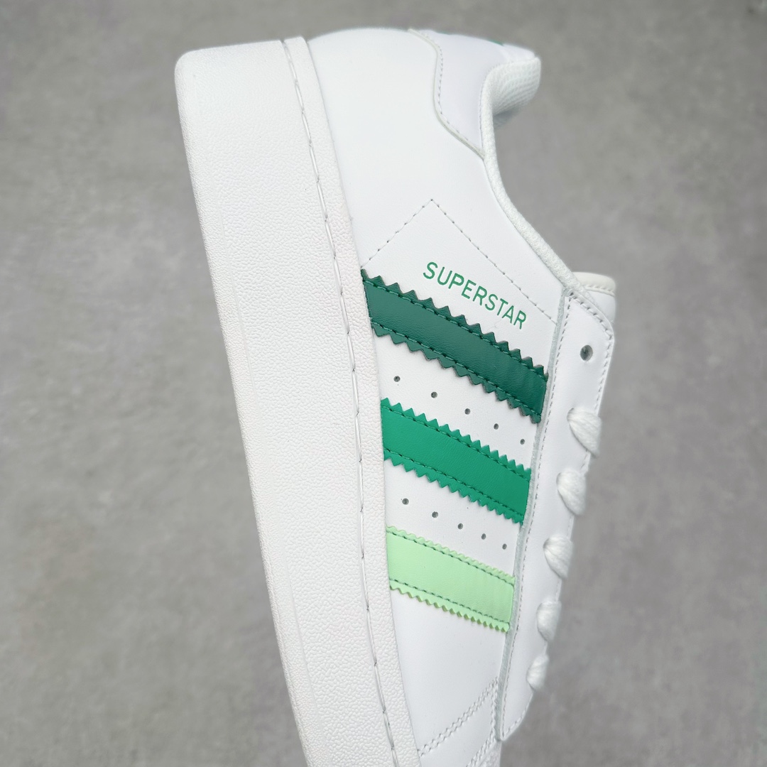 图片[6]-＃特价福利 AD Originals Superstar 经典复古贝壳头厚底板鞋 IE9121 诞生于1969年 是第一双将全皮面鞋 身与橡胶鞋头结合在一起的低帮篮球鞋 Superstar最开始 是作为高帮篮球鞋Pro Model的低帮版本而出现的 但因为其独特和醒目的橡胶鞋头造型而让大家熟知 被大家形象地称为\\\”shelltoe\\\”贝壳头 在70年代的美国职业篮球场上 接近3/4的NBA球员都将这双Superstar作为场上用鞋 80年代之后 经过不断的改良和发展 Superstar逐渐成为横跨时装、音乐、街头文化、休闲和运动等各大领域的时尚潮鞋 尺码：35.5 36 36.5 37 38 38.5 39 40 40.5 41 42 42.5 43 44 44.5 45-选品中心