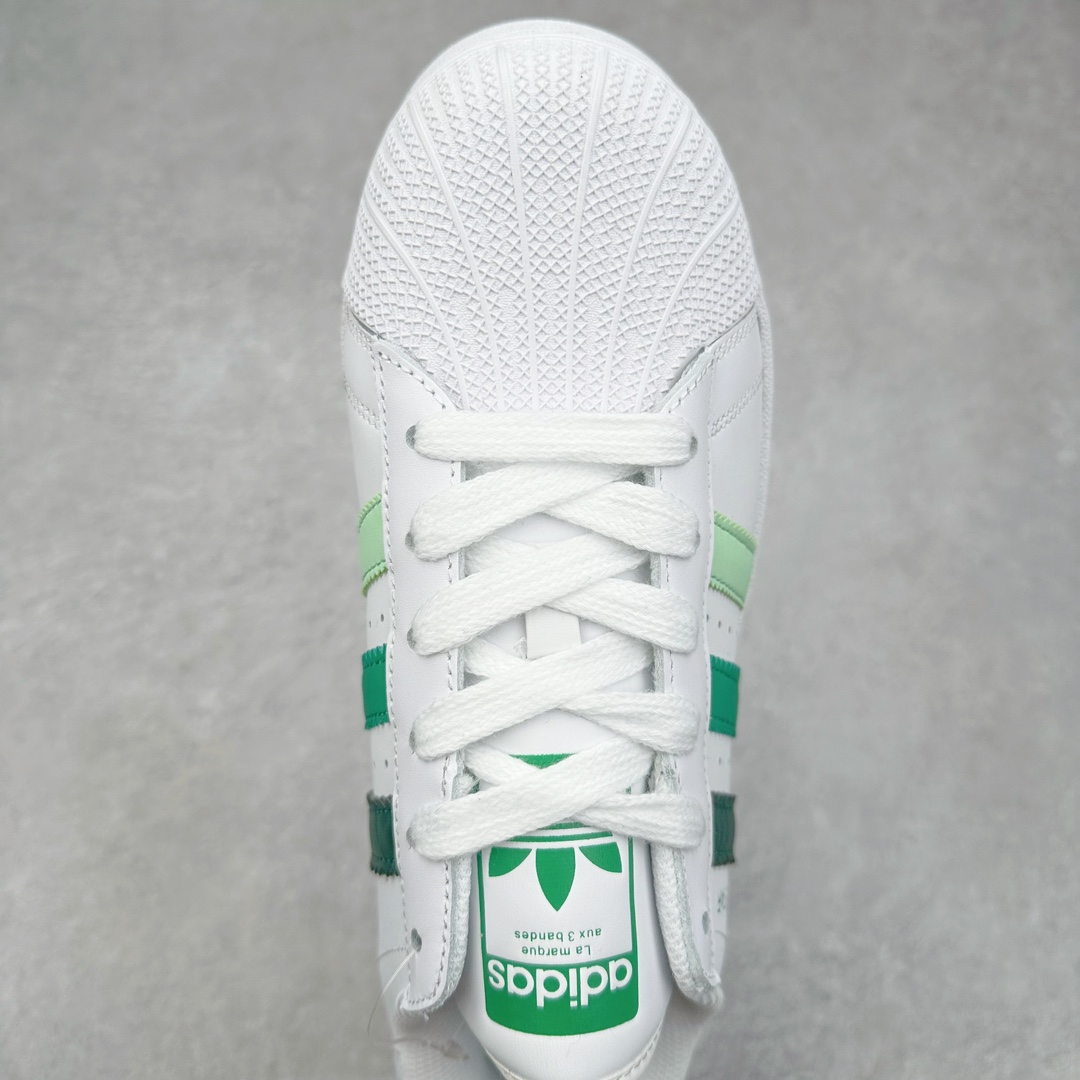 图片[4]-＃特价福利 AD Originals Superstar 经典复古贝壳头厚底板鞋 IE9121 诞生于1969年 是第一双将全皮面鞋 身与橡胶鞋头结合在一起的低帮篮球鞋 Superstar最开始 是作为高帮篮球鞋Pro Model的低帮版本而出现的 但因为其独特和醒目的橡胶鞋头造型而让大家熟知 被大家形象地称为\\\”shelltoe\\\”贝壳头 在70年代的美国职业篮球场上 接近3/4的NBA球员都将这双Superstar作为场上用鞋 80年代之后 经过不断的改良和发展 Superstar逐渐成为横跨时装、音乐、街头文化、休闲和运动等各大领域的时尚潮鞋 尺码：35.5 36 36.5 37 38 38.5 39 40 40.5 41 42 42.5 43 44 44.5 45-选品中心