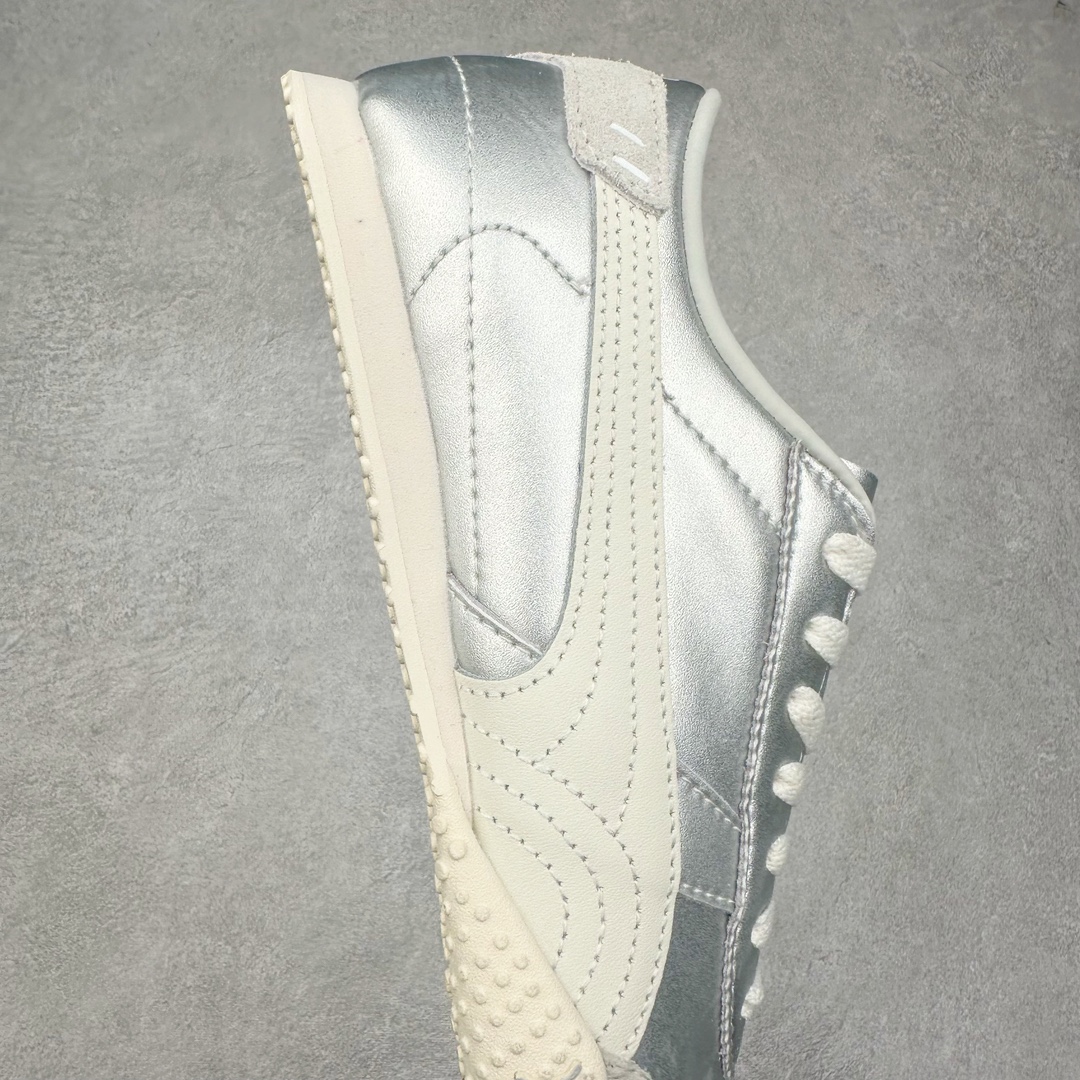 图片[6]-＃特价福利 PUMA Bella UT Low 彪马贝拉UT系列低帮薄底德训复古风经典百搭休闲慢跑鞋 继将 Speedcat OG 带回后，近日 Puma 再以品牌档案室的经典鞋型 Bella OG 为蓝本，推出契合时下薄底球鞋趋势的 Bella UT 鞋款。自 21 世纪初问世以来，Bella OG 鞋型以其独特的薄底设计和上翻外底设计收获了众多年轻拥趸，更是 PUMA DNA 中不可磨灭的经典。此番重新推出的 Bella UT 鞋款，整体鞋面采用上乘皮革材质，并延续 Formstrip 设计语言；鞋头处采用精致的包头设计，搭配麂皮材质提升质感；鞋底部分保留 Bella 鞋款标志性的薄底和点状橡胶外底，上翘的设计包裹鞋面；鞋舌与鞋跟分别点缀美洲狮 Logo 与品牌字母 Logo。值得一提的是，本次 Bella UT 鞋款搭载 SOFTFOAM+ 鞋垫，兼顾美学设计与穿着舒适度。而配色上则提供白、黄、蓝、银、粉五款颜色。尺码：35.5 36 37 37.5 38 39 39.5 40 40.5 41 42 42.5 43 44 44.5 45-选品中心