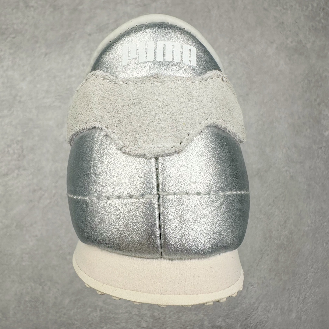 图片[8]-＃特价福利 PUMA Bella UT Low 彪马贝拉UT系列低帮薄底德训复古风经典百搭休闲慢跑鞋 继将 Speedcat OG 带回后，近日 Puma 再以品牌档案室的经典鞋型 Bella OG 为蓝本，推出契合时下薄底球鞋趋势的 Bella UT 鞋款。自 21 世纪初问世以来，Bella OG 鞋型以其独特的薄底设计和上翻外底设计收获了众多年轻拥趸，更是 PUMA DNA 中不可磨灭的经典。此番重新推出的 Bella UT 鞋款，整体鞋面采用上乘皮革材质，并延续 Formstrip 设计语言；鞋头处采用精致的包头设计，搭配麂皮材质提升质感；鞋底部分保留 Bella 鞋款标志性的薄底和点状橡胶外底，上翘的设计包裹鞋面；鞋舌与鞋跟分别点缀美洲狮 Logo 与品牌字母 Logo。值得一提的是，本次 Bella UT 鞋款搭载 SOFTFOAM+ 鞋垫，兼顾美学设计与穿着舒适度。而配色上则提供白、黄、蓝、银、粉五款颜色。尺码：35.5 36 37 37.5 38 39 39.5 40 40.5 41 42 42.5 43 44 44.5 45-选品中心