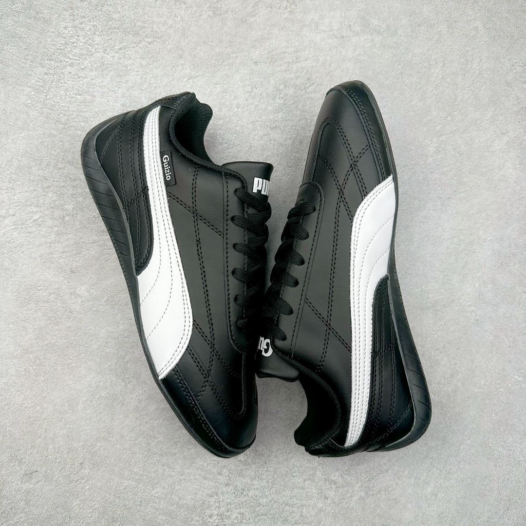 图片[3]-＃特价福利 PUMA Speedca OG 彪马极速赛车系列低帮德训风拼接复古百搭休闲运动赛车鞋 鞋款从80、90年代赛车手所穿的防火赛车鞋为原型，鞋身线条模仿了赛车的流线廓形，体现了空气动力学原理的结构。简约流畅的外观，恰好又和贯穿其中的Formstrip Logo融合恰到好处，视觉上细节丰富且协调。本次Speedcat OG鞋款归来，最大看点自然式保留了窄版鞋型以及薄底构造。这两年各品牌鞋底越做越厚，Speedcat反其道而行之，上脚几乎无鞋底的效果带来耳目一新的视觉体验。鞋面依旧是以质感细腻的麂皮材质打造，并且大面积近乎全包裹的使用，复古味道也愈发浓烈。配色上更是将最原始的黑色和红色带回，向F1赛车队的标志性队服致敬。相信让各位一眼种草的更多是出挑的大红色，上脚即可瞬间点亮整体造型，在以球鞋为核心的OOTD中脱颖而出。而另一款黑色则是低调的万金油，彰显新潮个性的同时又不喧宾夺主，也是热爱简约系穿搭朋友的首选。 尺码：35.5 36 37 37.5 38 38.5 39 40 40.5 41 42 42.5 43 44 44.5 45-选品中心