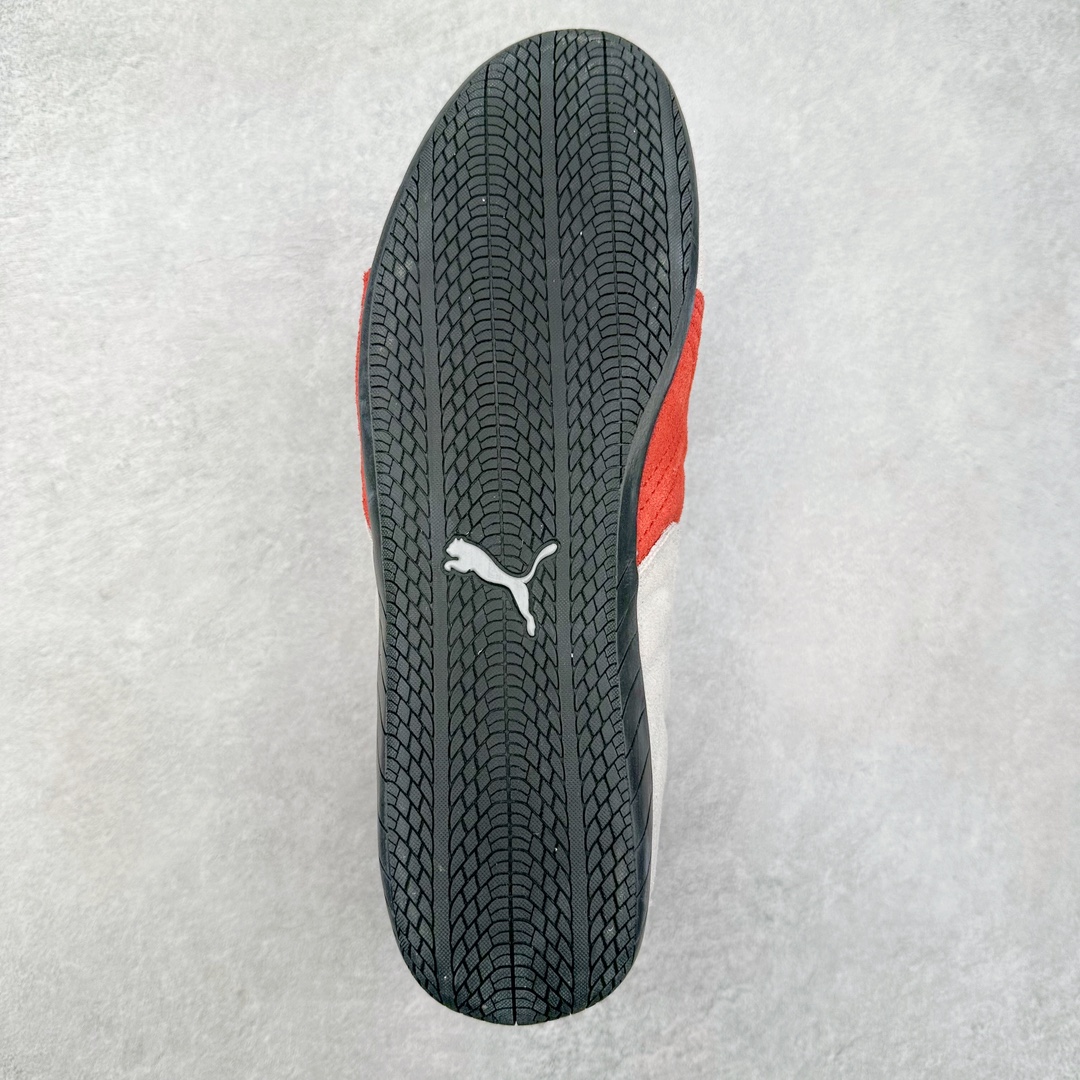 图片[9]-＃特价福利 PUMA Speedca OG 彪马极速赛车系列低帮德训风拼接复古百搭休闲运动赛车鞋 鞋款从80、90年代赛车手所穿的防火赛车鞋为原型，鞋身线条模仿了赛车的流线廓形，体现了空气动力学原理的结构。简约流畅的外观，恰好又和贯穿其中的Formstrip Logo融合恰到好处，视觉上细节丰富且协调。本次Speedcat OG鞋款归来，最大看点自然式保留了窄版鞋型以及薄底构造。这两年各品牌鞋底越做越厚，Speedcat反其道而行之，上脚几乎无鞋底的效果带来耳目一新的视觉体验。鞋面依旧是以质感细腻的麂皮材质打造，并且大面积近乎全包裹的使用，复古味道也愈发浓烈。配色上更是将最原始的黑色和红色带回，向F1赛车队的标志性队服致敬。相信让各位一眼种草的更多是出挑的大红色，上脚即可瞬间点亮整体造型，在以球鞋为核心的OOTD中脱颖而出。而另一款黑色则是低调的万金油，彰显新潮个性的同时又不喧宾夺主，也是热爱简约系穿搭朋友的首选。 尺码：35.5 36 37 37.5 38 38.5 39 40 40.5 41 42 42.5 43 44 44.5 45-选品中心