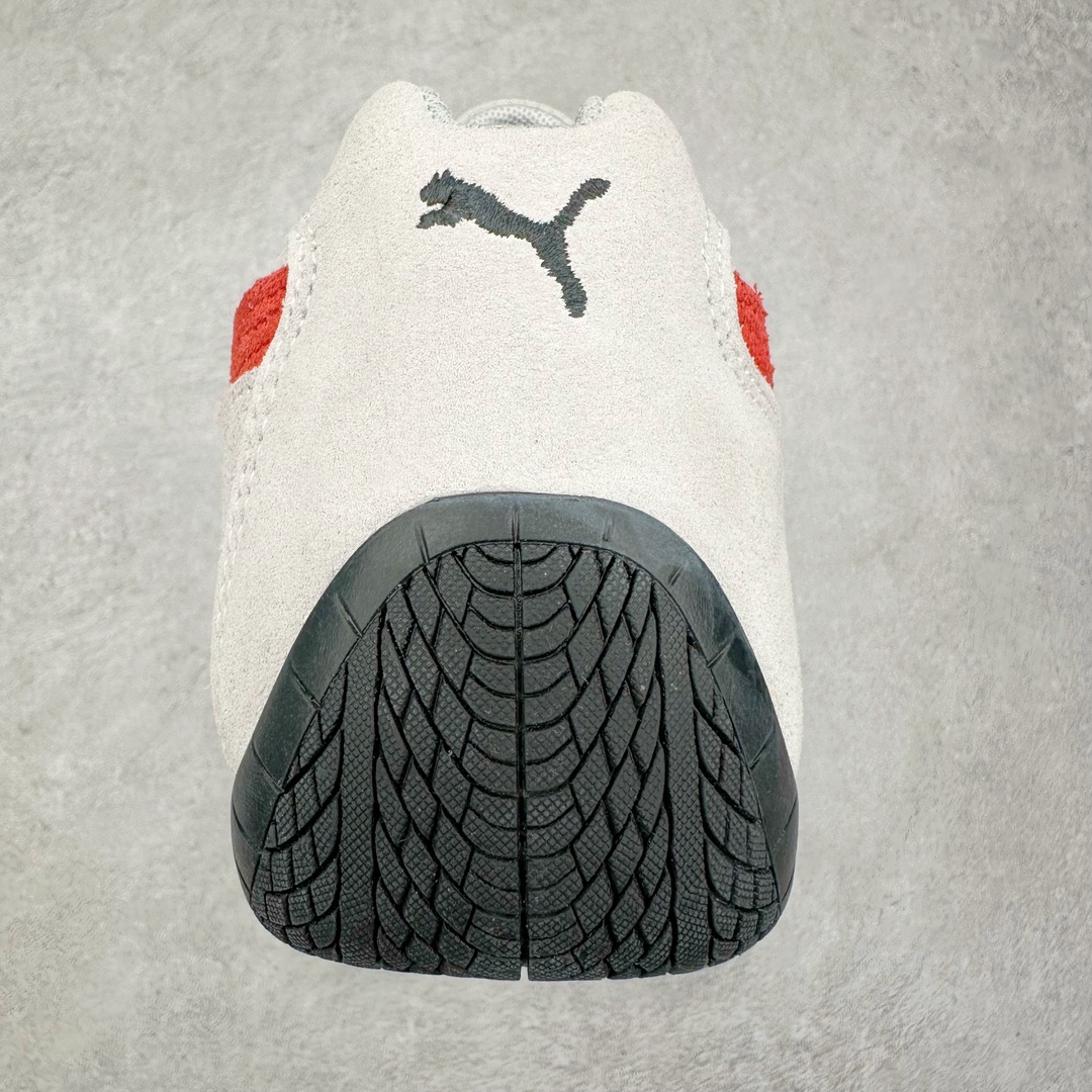 图片[8]-＃特价福利 PUMA Speedca OG 彪马极速赛车系列低帮德训风拼接复古百搭休闲运动赛车鞋 鞋款从80、90年代赛车手所穿的防火赛车鞋为原型，鞋身线条模仿了赛车的流线廓形，体现了空气动力学原理的结构。简约流畅的外观，恰好又和贯穿其中的Formstrip Logo融合恰到好处，视觉上细节丰富且协调。本次Speedcat OG鞋款归来，最大看点自然式保留了窄版鞋型以及薄底构造。这两年各品牌鞋底越做越厚，Speedcat反其道而行之，上脚几乎无鞋底的效果带来耳目一新的视觉体验。鞋面依旧是以质感细腻的麂皮材质打造，并且大面积近乎全包裹的使用，复古味道也愈发浓烈。配色上更是将最原始的黑色和红色带回，向F1赛车队的标志性队服致敬。相信让各位一眼种草的更多是出挑的大红色，上脚即可瞬间点亮整体造型，在以球鞋为核心的OOTD中脱颖而出。而另一款黑色则是低调的万金油，彰显新潮个性的同时又不喧宾夺主，也是热爱简约系穿搭朋友的首选。 尺码：35.5 36 37 37.5 38 38.5 39 40 40.5 41 42 42.5 43 44 44.5 45-选品中心