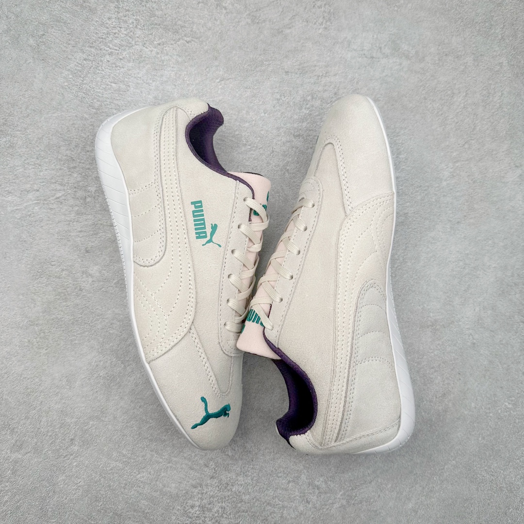 图片[3]-＃特价福利 PUMA Speedca OG 彪马极速赛车系列低帮德训风拼接复古百搭休闲运动赛车鞋 鞋款从80、90年代赛车手所穿的防火赛车鞋为原型，鞋身线条模仿了赛车的流线廓形，体现了空气动力学原理的结构。简约流畅的外观，恰好又和贯穿其中的Formstrip Logo融合恰到好处，视觉上细节丰富且协调。本次Speedcat OG鞋款归来，最大看点自然式保留了窄版鞋型以及薄底构造。这两年各品牌鞋底越做越厚，Speedcat反其道而行之，上脚几乎无鞋底的效果带来耳目一新的视觉体验。鞋面依旧是以质感细腻的麂皮材质打造，并且大面积近乎全包裹的使用，复古味道也愈发浓烈。配色上更是将最原始的黑色和红色带回，向F1赛车队的标志性队服致敬。相信让各位一眼种草的更多是出挑的大红色，上脚即可瞬间点亮整体造型，在以球鞋为核心的OOTD中脱颖而出。而另一款黑色则是低调的万金油，彰显新潮个性的同时又不喧宾夺主，也是热爱简约系穿搭朋友的首选。 尺码：35.5 36 37 37.5 38 38.5 39 40 40.5 41 42 42.5 43 44 44.5 45-选品中心