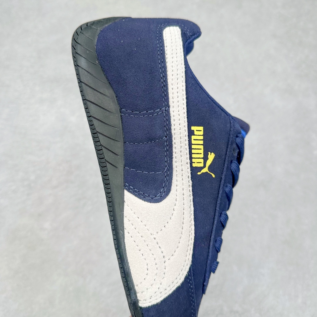 图片[6]-＃特价福利 PUMA Speedca OG 彪马极速赛车系列低帮德训风拼接复古百搭休闲运动赛车鞋 鞋款从80、90年代赛车手所穿的防火赛车鞋为原型，鞋身线条模仿了赛车的流线廓形，体现了空气动力学原理的结构。简约流畅的外观，恰好又和贯穿其中的Formstrip Logo融合恰到好处，视觉上细节丰富且协调。本次Speedcat OG鞋款归来，最大看点自然式保留了窄版鞋型以及薄底构造。这两年各品牌鞋底越做越厚，Speedcat反其道而行之，上脚几乎无鞋底的效果带来耳目一新的视觉体验。鞋面依旧是以质感细腻的麂皮材质打造，并且大面积近乎全包裹的使用，复古味道也愈发浓烈。配色上更是将最原始的黑色和红色带回，向F1赛车队的标志性队服致敬。相信让各位一眼种草的更多是出挑的大红色，上脚即可瞬间点亮整体造型，在以球鞋为核心的OOTD中脱颖而出。而另一款黑色则是低调的万金油，彰显新潮个性的同时又不喧宾夺主，也是热爱简约系穿搭朋友的首选。 尺码：35.5 36 37 37.5 38 38.5 39 40 40.5 41 42 42.5 43 44 44.5 45-选品中心