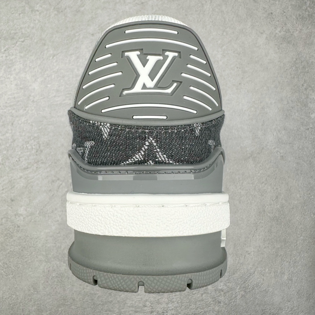 图片[8]-＃FS顶级特价 Louis Vuitton Trainer lv时装走秀运动鞋 实力大厂出品 平台专供 成熟的做工稳定的品控 完美鞋型超高的清洁度 零毛边线头瑕疵 全套原楦原纸版原鞋开模 全网最具灵魂的版型 正确原装黄色鞋盒 正确中底印花 鞋面印花3D高频深度立体 全鞋电脑针车 紧密相连 针距密度一致 环保乳胶注塑鞋垫 厚度脚感还原原版 皮面裁剪部位 统一油边封口工艺 原装橡胶大底含胶量大底组合零偏差 专柜全套包装 防尘袋 说明书 质保卡 男女鞋 尺码：35 36 37 38 39 40 41 42 43 44 45-选品中心