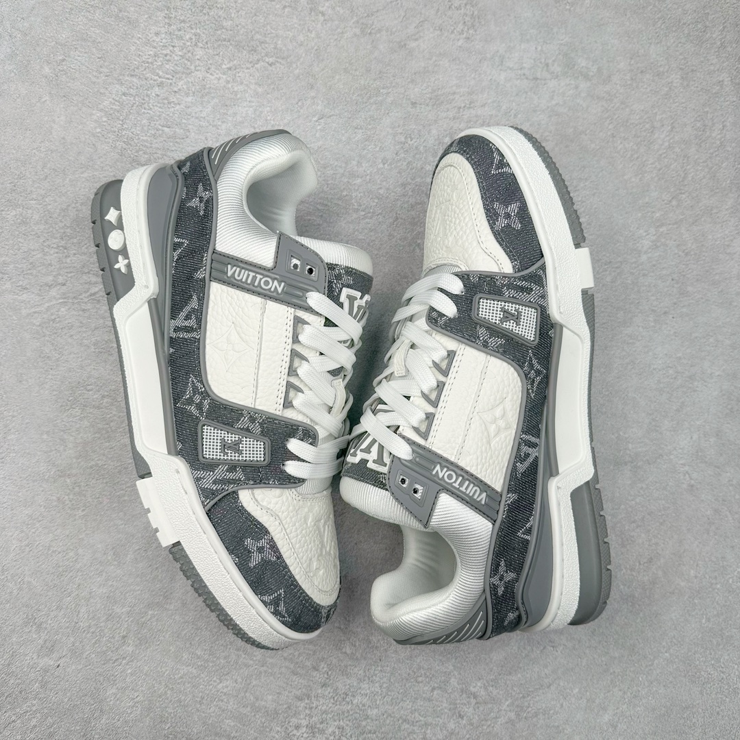 图片[3]-＃FS顶级特价 Louis Vuitton Trainer lv时装走秀运动鞋 实力大厂出品 平台专供 成熟的做工稳定的品控 完美鞋型超高的清洁度 零毛边线头瑕疵 全套原楦原纸版原鞋开模 全网最具灵魂的版型 正确原装黄色鞋盒 正确中底印花 鞋面印花3D高频深度立体 全鞋电脑针车 紧密相连 针距密度一致 环保乳胶注塑鞋垫 厚度脚感还原原版 皮面裁剪部位 统一油边封口工艺 原装橡胶大底含胶量大底组合零偏差 专柜全套包装 防尘袋 说明书 质保卡 男女鞋 尺码：35 36 37 38 39 40 41 42 43 44 45-选品中心