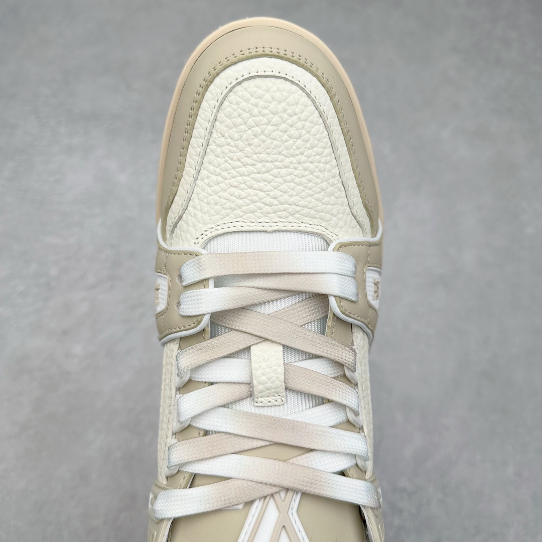 图片[4]-＃FS顶级特价 Louis Vuitton Trainer lv时装走秀运动鞋 实力大厂出品 平台专供 成熟的做工稳定的品控 完美鞋型超高的清洁度 零毛边线头瑕疵 全套原楦原纸版原鞋开模 全网最具灵魂的版型 正确原装黄色鞋盒 正确中底印花 鞋面印花3D高频深度立体 全鞋电脑针车 紧密相连 针距密度一致 环保乳胶注塑鞋垫 厚度脚感还原原版 皮面裁剪部位 统一油边封口工艺 原装橡胶大底含胶量大底组合零偏差 专柜全套包装 防尘袋 说明书 质保卡 男女鞋 尺码：35 36 37 38 39 40 41 42 43 44 45-选品中心