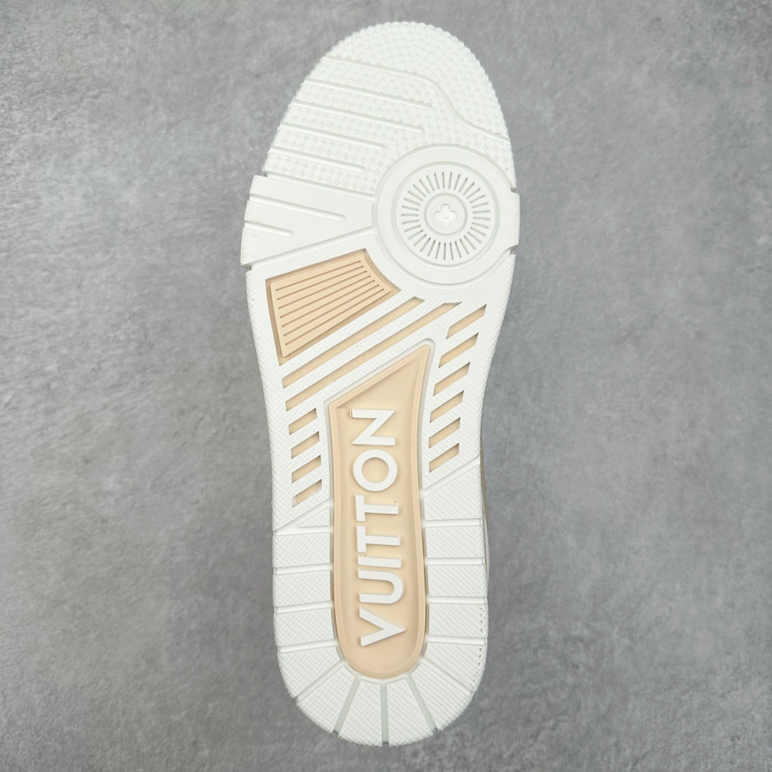 图片[9]-＃FS顶级特价 Louis Vuitton Trainer lv时装走秀运动鞋 实力大厂出品 平台专供 成熟的做工稳定的品控 完美鞋型超高的清洁度 零毛边线头瑕疵 全套原楦原纸版原鞋开模 全网最具灵魂的版型 正确原装黄色鞋盒 正确中底印花 鞋面印花3D高频深度立体 全鞋电脑针车 紧密相连 针距密度一致 环保乳胶注塑鞋垫 厚度脚感还原原版 皮面裁剪部位 统一油边封口工艺 原装橡胶大底含胶量大底组合零偏差 专柜全套包装 防尘袋 说明书 质保卡 男女鞋 尺码：35 36 37 38 39 40 41 42 43 44 45-选品中心