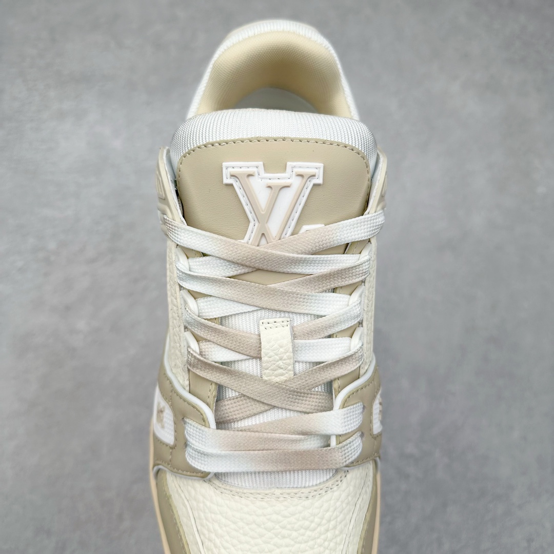 图片[5]-＃FS顶级特价 Louis Vuitton Trainer lv时装走秀运动鞋 实力大厂出品 平台专供 成熟的做工稳定的品控 完美鞋型超高的清洁度 零毛边线头瑕疵 全套原楦原纸版原鞋开模 全网最具灵魂的版型 正确原装黄色鞋盒 正确中底印花 鞋面印花3D高频深度立体 全鞋电脑针车 紧密相连 针距密度一致 环保乳胶注塑鞋垫 厚度脚感还原原版 皮面裁剪部位 统一油边封口工艺 原装橡胶大底含胶量大底组合零偏差 专柜全套包装 防尘袋 说明书 质保卡 男女鞋 尺码：35 36 37 38 39 40 41 42 43 44 45-选品中心