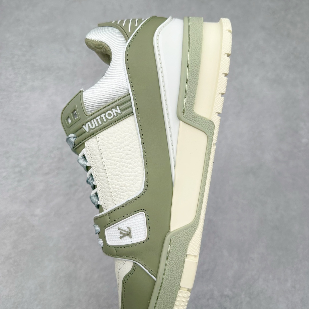 图片[6]-＃FS顶级特价 Louis Vuitton Trainer lv时装走秀运动鞋 实力大厂出品 平台专供 成熟的做工稳定的品控 完美鞋型超高的清洁度 零毛边线头瑕疵 全套原楦原纸版原鞋开模 全网最具灵魂的版型 正确原装黄色鞋盒 正确中底印花 鞋面印花3D高频深度立体 全鞋电脑针车 紧密相连 针距密度一致 环保乳胶注塑鞋垫 厚度脚感还原原版 皮面裁剪部位 统一油边封口工艺 原装橡胶大底含胶量大底组合零偏差 专柜全套包装 防尘袋 说明书 质保卡 男女鞋 尺码：35 36 37 38 39 40 41 42 43 44 45-选品中心