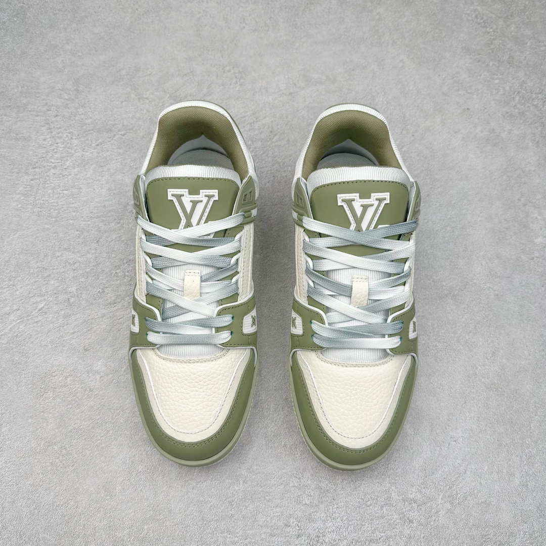 图片[2]-＃FS顶级特价 Louis Vuitton Trainer lv时装走秀运动鞋 实力大厂出品 平台专供 成熟的做工稳定的品控 完美鞋型超高的清洁度 零毛边线头瑕疵 全套原楦原纸版原鞋开模 全网最具灵魂的版型 正确原装黄色鞋盒 正确中底印花 鞋面印花3D高频深度立体 全鞋电脑针车 紧密相连 针距密度一致 环保乳胶注塑鞋垫 厚度脚感还原原版 皮面裁剪部位 统一油边封口工艺 原装橡胶大底含胶量大底组合零偏差 专柜全套包装 防尘袋 说明书 质保卡 男女鞋 尺码：35 36 37 38 39 40 41 42 43 44 45-选品中心