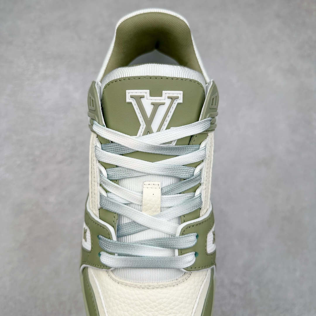 图片[4]-＃FS顶级特价 Louis Vuitton Trainer lv时装走秀运动鞋 实力大厂出品 平台专供 成熟的做工稳定的品控 完美鞋型超高的清洁度 零毛边线头瑕疵 全套原楦原纸版原鞋开模 全网最具灵魂的版型 正确原装黄色鞋盒 正确中底印花 鞋面印花3D高频深度立体 全鞋电脑针车 紧密相连 针距密度一致 环保乳胶注塑鞋垫 厚度脚感还原原版 皮面裁剪部位 统一油边封口工艺 原装橡胶大底含胶量大底组合零偏差 专柜全套包装 防尘袋 说明书 质保卡 男女鞋 尺码：35 36 37 38 39 40 41 42 43 44 45-选品中心