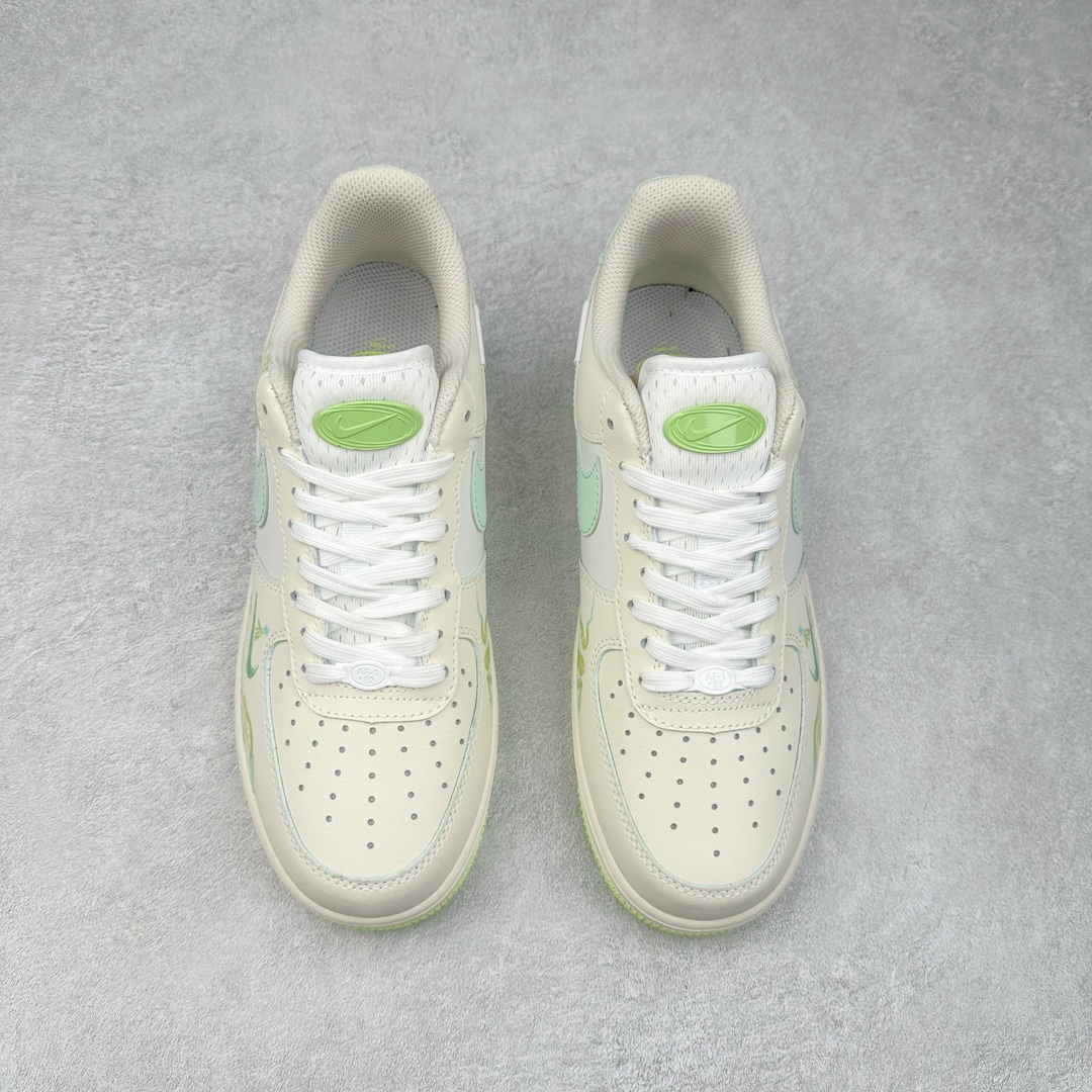 图片[2]-NK Air Force 1´07 Low 空军一号低帮百搭休闲运动板鞋 FB1893-555 柔软、弹性十足的缓震性能和出色的中底设计 横跨复古与现代的外型结合 造就出风靡全球 三十多年的Force 1 直到今天还深受青睐 尺码：36 36.5 37.5 38 38.5 39 40 40.5 41 42 42.5 43 44 44.5 45-选品中心