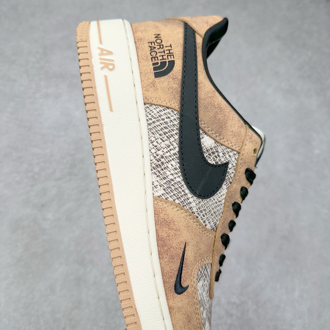 图片[6]-NK Air Force 1´07 Low 空军一号低帮百搭休闲运动板鞋 KK1988-031 柔软、弹性十足的缓震性能和出色的中底设计 横跨复古与现代的外型结合 造就出风靡全球 三十多年的Force 1 直到今天还深受青睐 尺码：36 36.5 37.5 38 38.5 39 40 40.5 41 42 42.5 43 44 44.5 45-选品中心