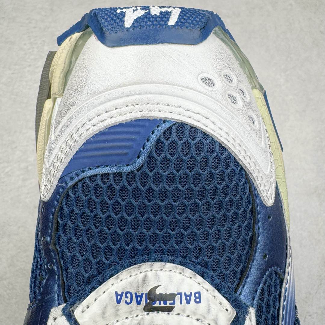 图片[13]-＃XA BALENCIAGA Runner Sneaker 巴黎世家七代慢跑系列低帮复古野跑潮流运动鞋老爹鞋 尼龙和网布材质 磨损效果 鞋头边缘印有尺码 背面浮印尺码 外侧印有跑者徽标 鞋舌刺绣 Balenciaga 品牌标识 鞋跟背面 Balenciaga品牌标识 材质采用65%聚氨酯、35%聚酯纤维 全新 Runner 鞋型轮廓借鉴于 2000 年初的复古线条 搭载大网眼面料制成鞋面基础 由粉色、白色尼龍与橡胶质地覆盖鞋面诠释线条感 当中透过几道手缝线与折损痕更是精准的掌握历经时间淬炼的破旧痕迹 延续其手法至鞋领、鞋跟、鞋带、中底等部分均饰有破损及脏污之貌 尤其是鞋领处与鞋带孔眼条更是采用不规则做旧技术将内容物泡棉随机露出 尺码：35 36 37 38 39 40 41 42 43 44 45 46-选品中心