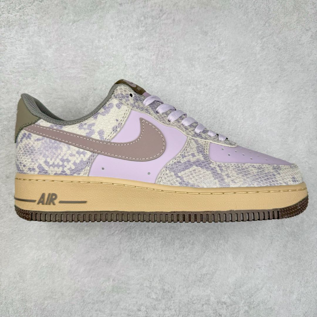NK Air Force 1´07 Low 空军一号低帮百搭休闲运动板鞋 BB1616-301 柔软、弹性十足的缓震性能和出色的中底设计 横跨复古与现代的外型结合 造就出风靡全球 三十多年的Force 1 直到今天还深受青睐 尺码:36 36.5 37.5 38 38.5 39 40 40.5 41 42 42.5 43 44 44.5 45-选品中心