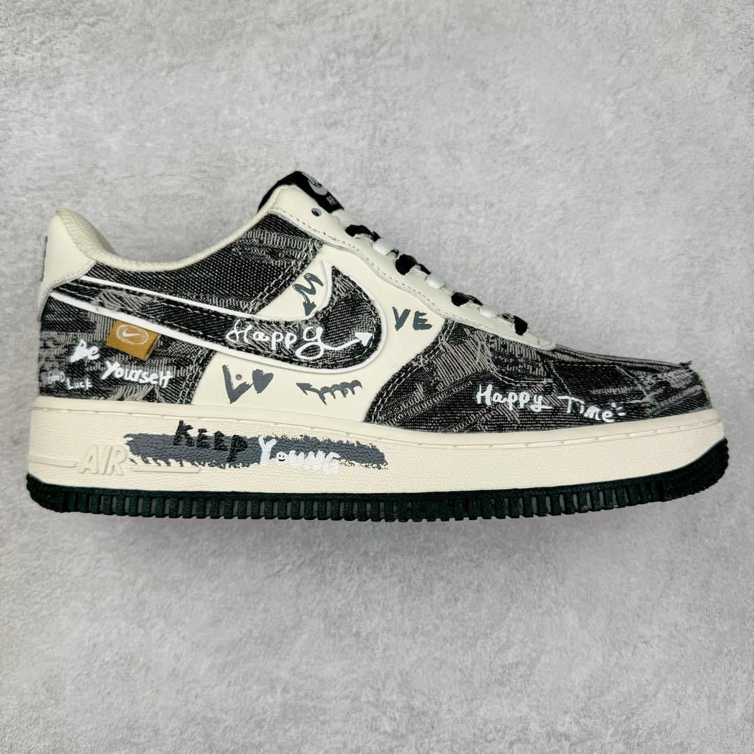 NK Air Force 1´07 Low 空军一号低帮百搭休闲运动板鞋 FB0607-660 柔软、弹性十足的缓震性能和出色的中底设计 横跨复古与现代的外型结合 造就出风靡全球 三十多年的Force 1 直到今天还深受青睐 尺码：36 36.5 37.5 38 38.5 39 40 40.5 41 42 42.5 43 44 44.5 45-选品中心