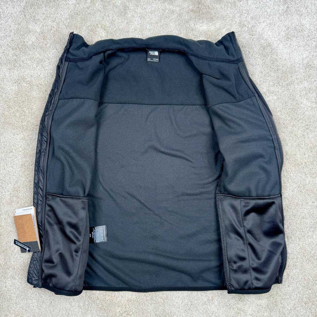 图片[4]-＃暖冬福利 THE NORTH FACE 北面城市户外系列色块拼接Logo标识立领户外抓绒保暖夹克外套内胆 The North Face于1966年成立，一直致力于为户外运动员的每一次严酷探索提供专业装备。作为全球户外运动领导品牌，The NorthFace以经过专业运动员测试、适应各类户外需求的产品助力探索者不断超越自我，激发人类潜能。 The North Face象征着众多山脉中更冷、更值得挑战的北坡。品牌标志则来自Half Dome，一座位于美国加州Yosemite NationalPark（优胜美地国家公园）里的山峰，中文名字取为「北面」，象征着不畏惧的户外探索精神。1997年，The North Face采用全新的宣传标语「Never Stop Exploring探索永不停止」，体现品牌的探索精神，成为品牌的座右铭。尺码：xS S M L XL 2XL-选品中心