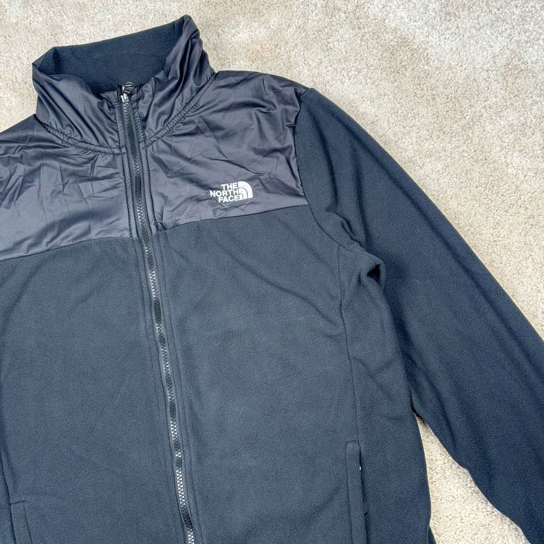 图片[8]-＃暖冬福利 THE NORTH FACE 北面城市户外系列色块拼接Logo标识立领户外抓绒保暖夹克外套内胆 The North Face于1966年成立，一直致力于为户外运动员的每一次严酷探索提供专业装备。作为全球户外运动领导品牌，The NorthFace以经过专业运动员测试、适应各类户外需求的产品助力探索者不断超越自我，激发人类潜能。 The North Face象征着众多山脉中更冷、更值得挑战的北坡。品牌标志则来自Half Dome，一座位于美国加州Yosemite NationalPark（优胜美地国家公园）里的山峰，中文名字取为「北面」，象征着不畏惧的户外探索精神。1997年，The North Face采用全新的宣传标语「Never Stop Exploring探索永不停止」，体现品牌的探索精神，成为品牌的座右铭。尺码：xS S M L XL 2XL-选品中心