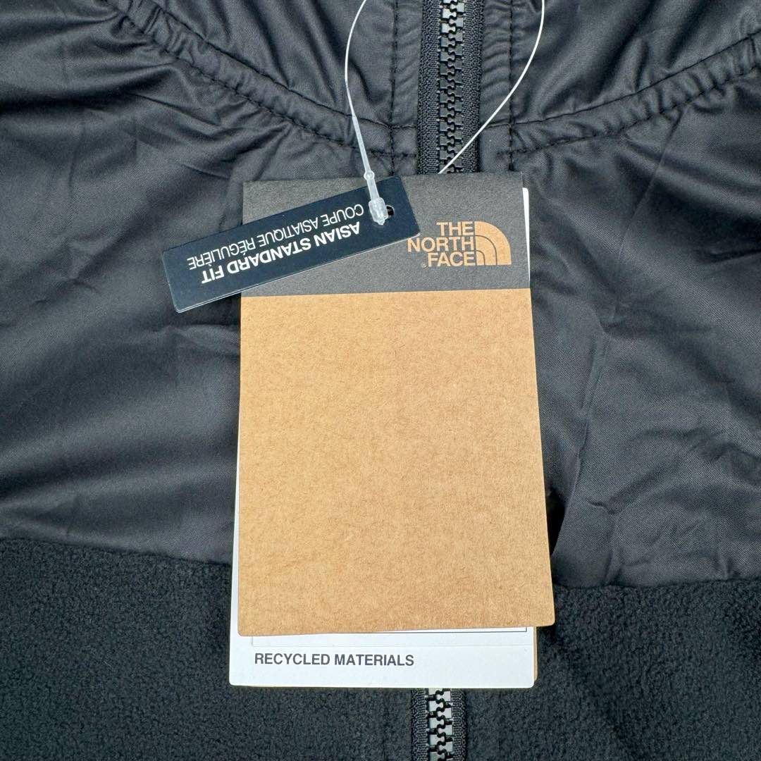 图片[9]-＃暖冬福利 THE NORTH FACE 北面城市户外系列色块拼接Logo标识立领户外抓绒保暖夹克外套内胆 The North Face于1966年成立，一直致力于为户外运动员的每一次严酷探索提供专业装备。作为全球户外运动领导品牌，The NorthFace以经过专业运动员测试、适应各类户外需求的产品助力探索者不断超越自我，激发人类潜能。 The North Face象征着众多山脉中更冷、更值得挑战的北坡。品牌标志则来自Half Dome，一座位于美国加州Yosemite NationalPark（优胜美地国家公园）里的山峰，中文名字取为「北面」，象征着不畏惧的户外探索精神。1997年，The North Face采用全新的宣传标语「Never Stop Exploring探索永不停止」，体现品牌的探索精神，成为品牌的座右铭。尺码：xS S M L XL 2XL-选品中心