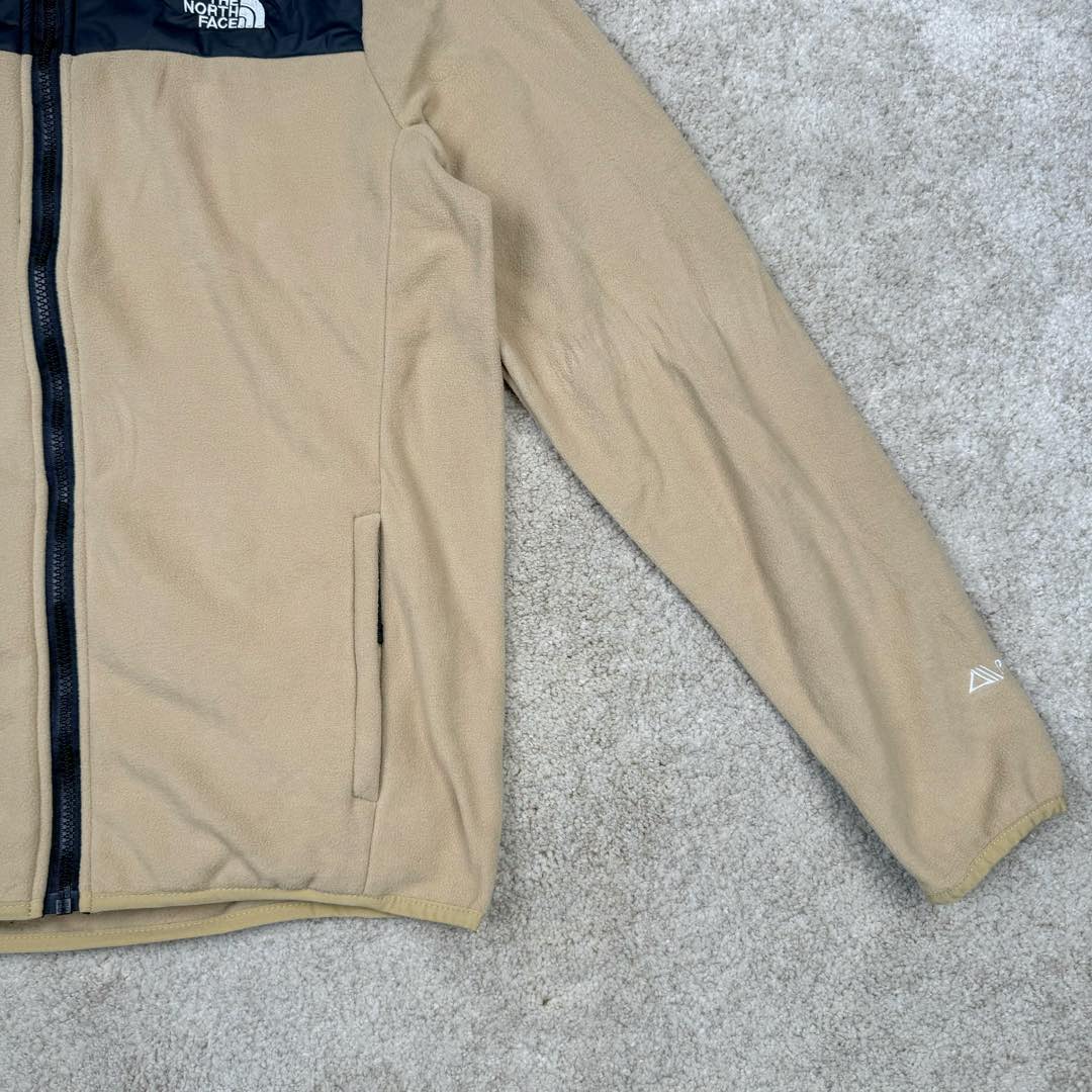 图片[6]-＃暖冬福利 THE NORTH FACE 北面城市户外系列色块拼接Logo标识立领户外抓绒保暖夹克外套内胆 The North Face于1966年成立，一直致力于为户外运动员的每一次严酷探索提供专业装备。作为全球户外运动领导品牌，The NorthFace以经过专业运动员测试、适应各类户外需求的产品助力探索者不断超越自我，激发人类潜能。 The North Face象征着众多山脉中更冷、更值得挑战的北坡。品牌标志则来自Half Dome，一座位于美国加州Yosemite NationalPark（优胜美地国家公园）里的山峰，中文名字取为「北面」，象征着不畏惧的户外探索精神。1997年，The North Face采用全新的宣传标语「Never Stop Exploring探索永不停止」，体现品牌的探索精神，成为品牌的座右铭。尺码：xS S M L XL 2XL-选品中心