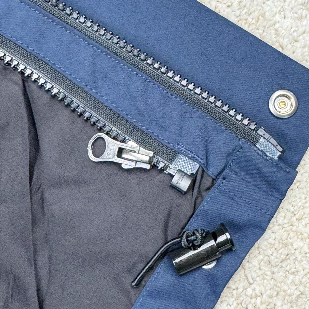 图片[15]-THE NORTH FACE 北面1990系列 FW23 ECO Gore-tex 撞色单排扣连帽休闲户外硬壳防水防风冲锋衣 男女同款 材料清单： 1、\\t防水为国际ISO标准90（ISO4）级别达到荷叶水珠滚动效果！ 2、\\t面料：面料表层做超高强度防水，内层覆膜，所以到达三层防水的效果，使成衣具有防水防污透气的出色户外效果。 3、\\t内里：冰丝锦纶清爽透气。区别市面低端版本。 4、刺绣：进口田岛刺绣工整立体，饱满度立体感以及每个字母的神韵特点，一笔一划工工整整立体效果强烈， 5、辅料：全衣原厂YKK拉链，可承受10万次拉力磨损，原厂魔术贴。开模定制五金配件，字体清晰立体 ，6颗纽扣方向全部一致，水洗标二维码与zp一致可扫，给你最细节的还原！ 6、面料经过多次调整，还原原厂褶皱工艺，对版对型，独家定制面料，定制定染与ZP一致，细节一致，上身效果好，给你最具性价比选择！尺码：XS～XXL-选品中心