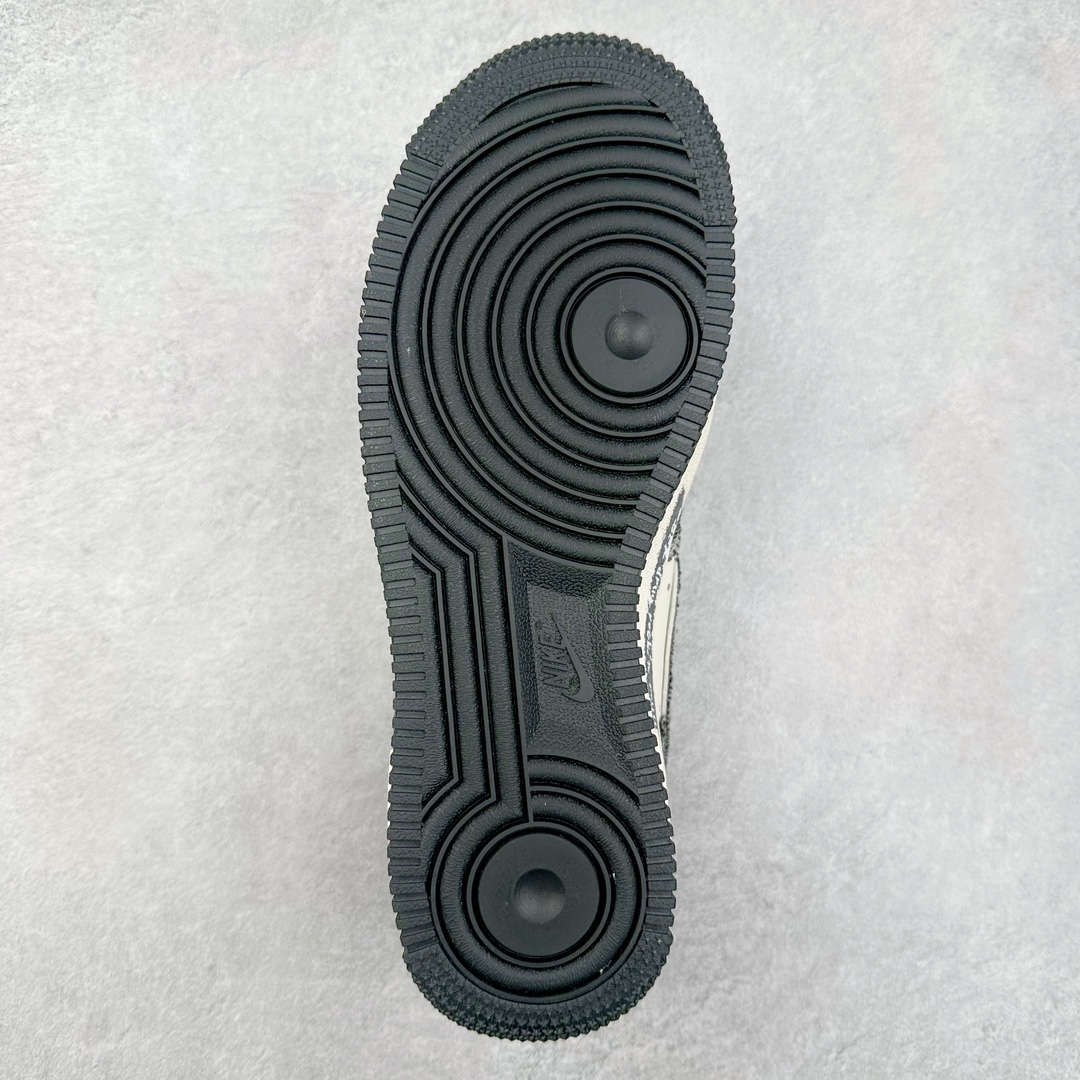 图片[9]-NK Air Force 1´07 Low 空军一号低帮百搭休闲运动板鞋 FB0607-660 柔软、弹性十足的缓震性能和出色的中底设计 横跨复古与现代的外型结合 造就出风靡全球 三十多年的Force 1 直到今天还深受青睐 尺码：36 36.5 37.5 38 38.5 39 40 40.5 41 42 42.5 43 44 44.5 45-选品中心